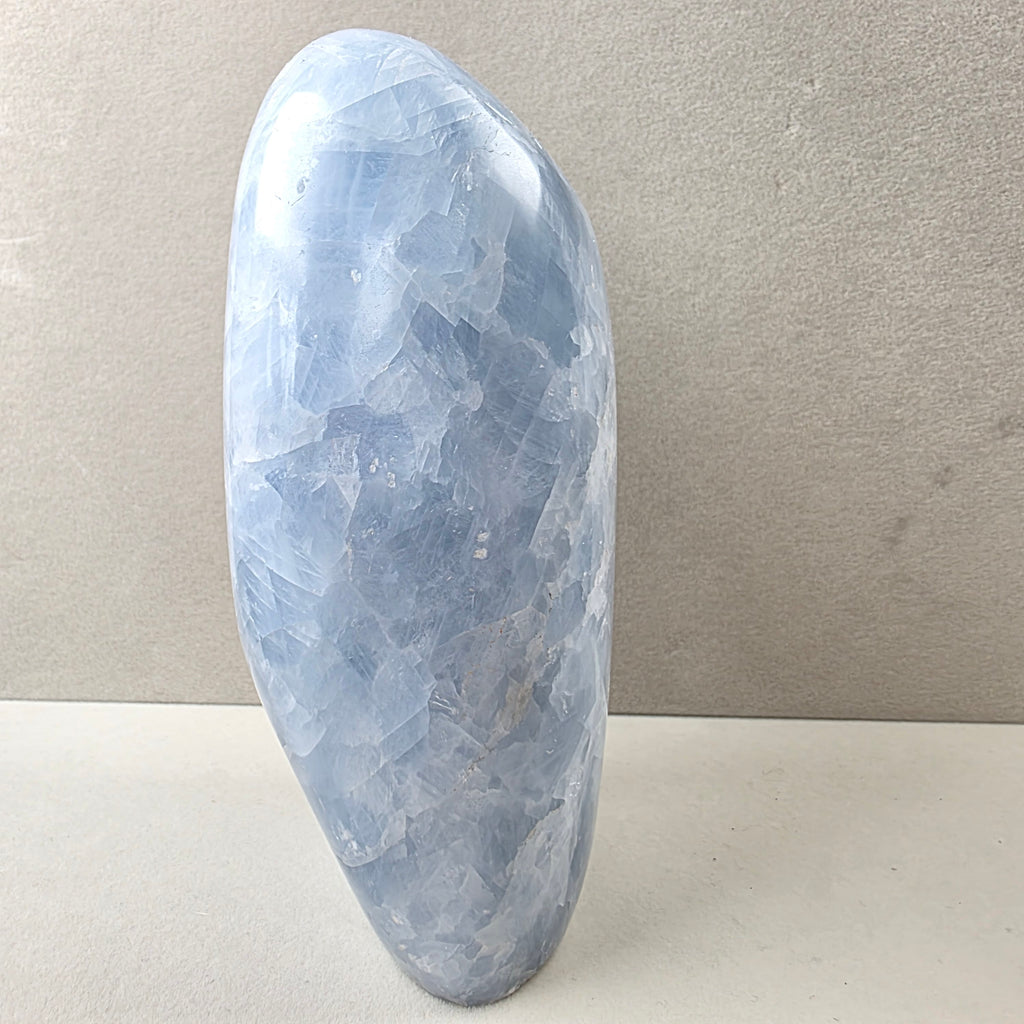 Calcit blau +/- 1,395 kg 14,5x8,5x6 cm