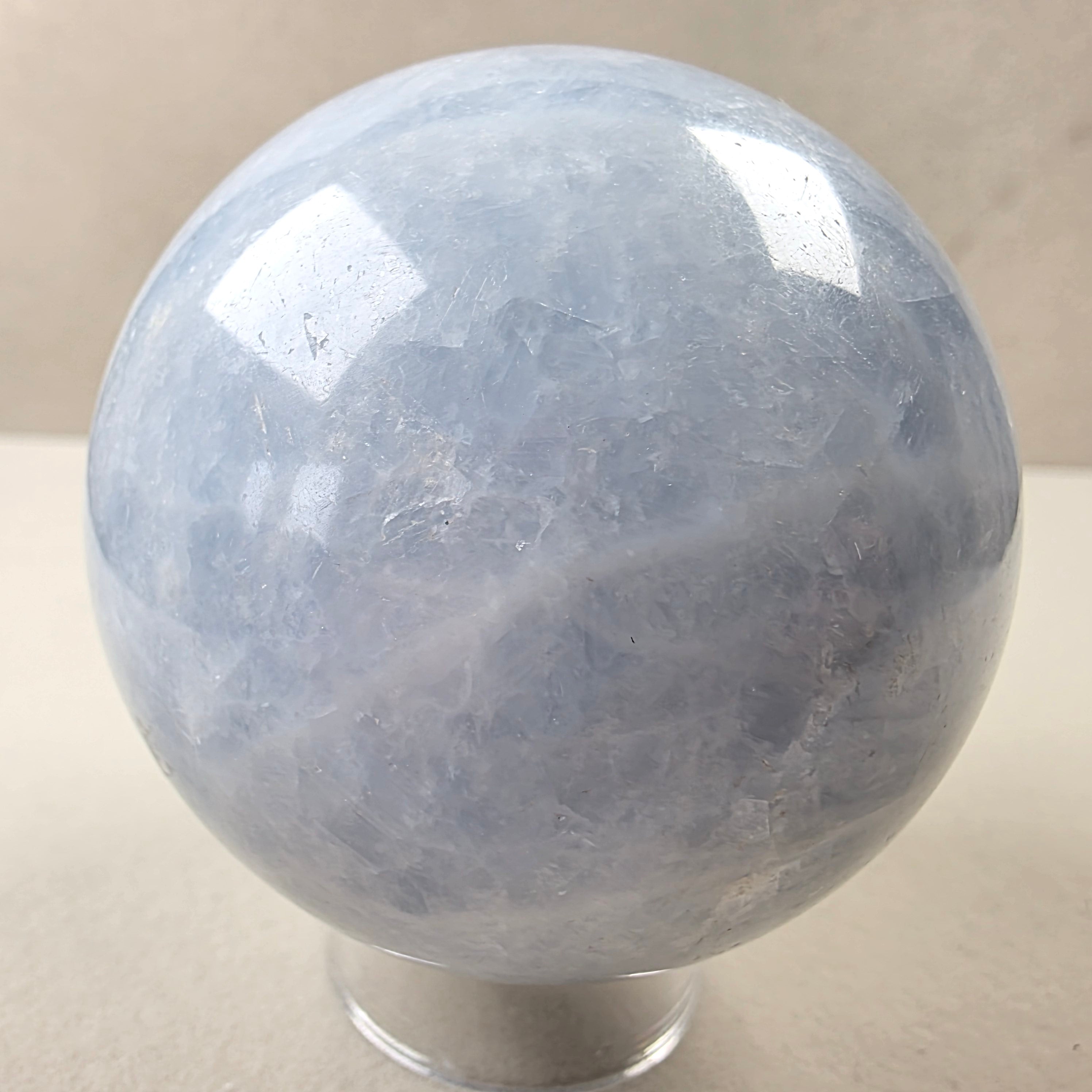 Calcit blau Kugel +/- 0,41 kg Ø 6,5 cm