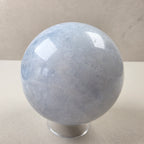 Calcit blau Kugel +/- 0,41 kg Ø 6,5 cm
