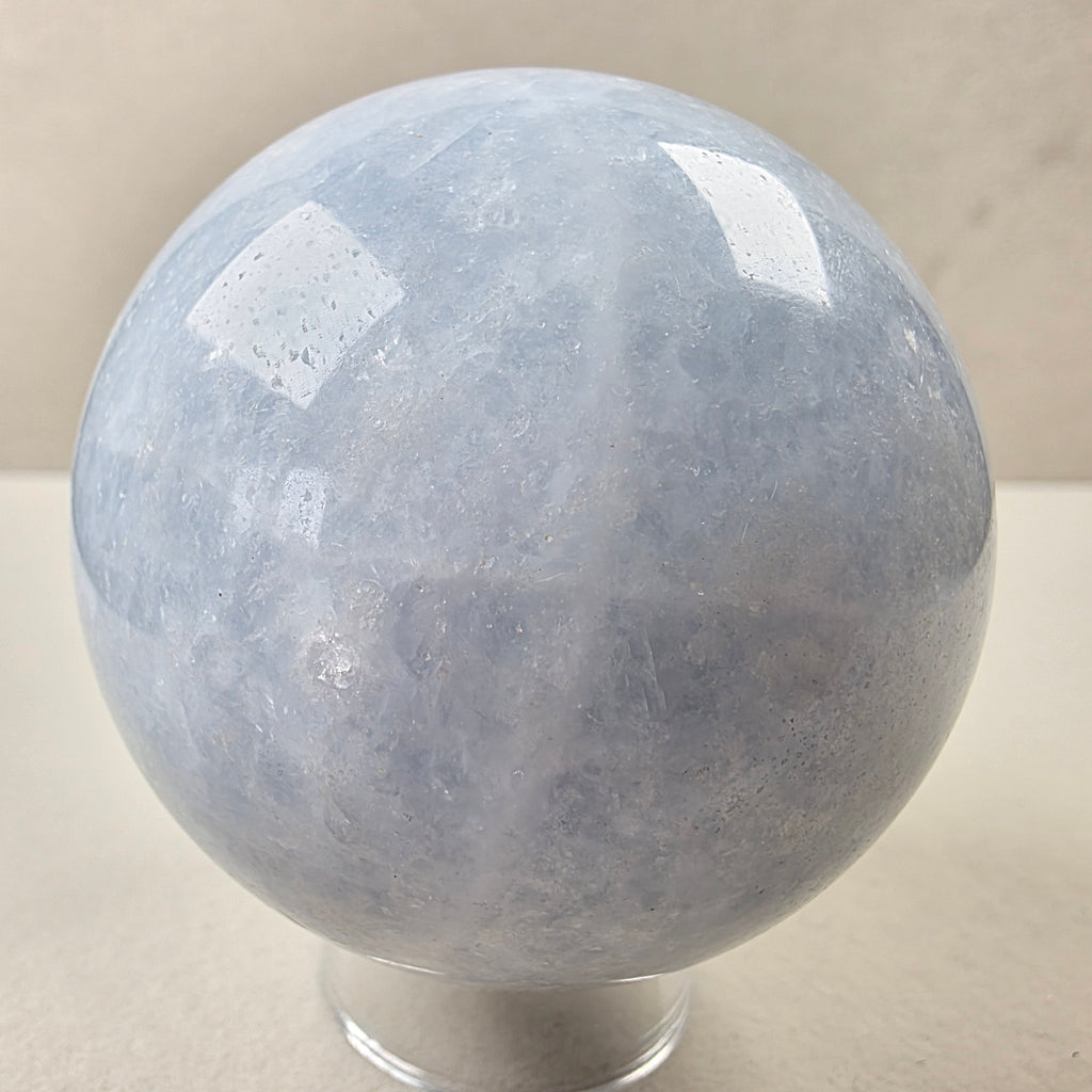 Calcit blau Kugel +/- 0,41 kg Ø 6,5 cm