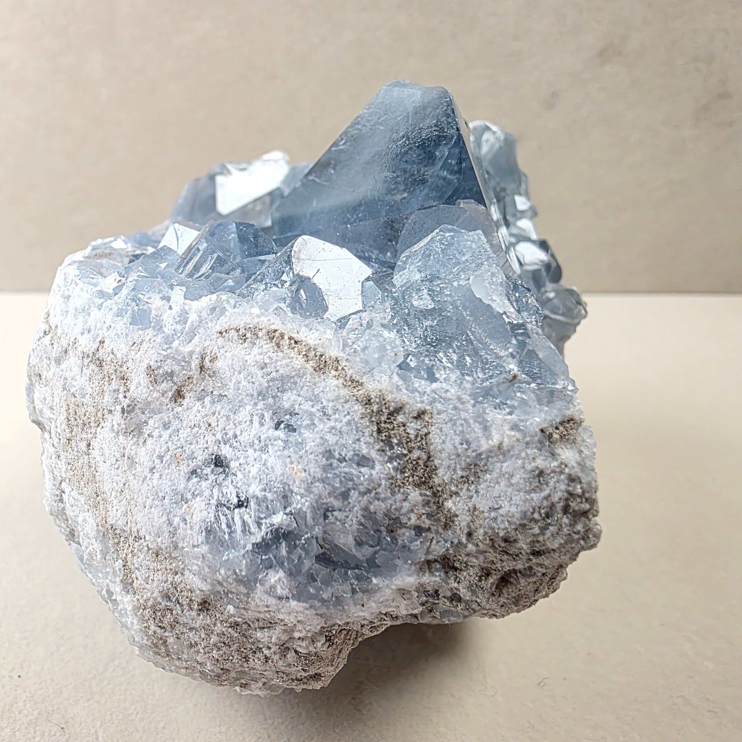 Coelestin +/- 1,27 kg 11x9x7,5 cm