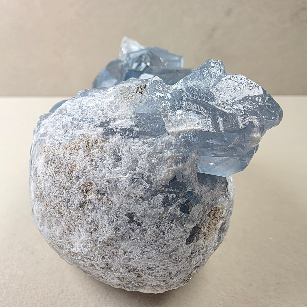 Coelestin +/- 0,892 kg 10x6x6,5 cm