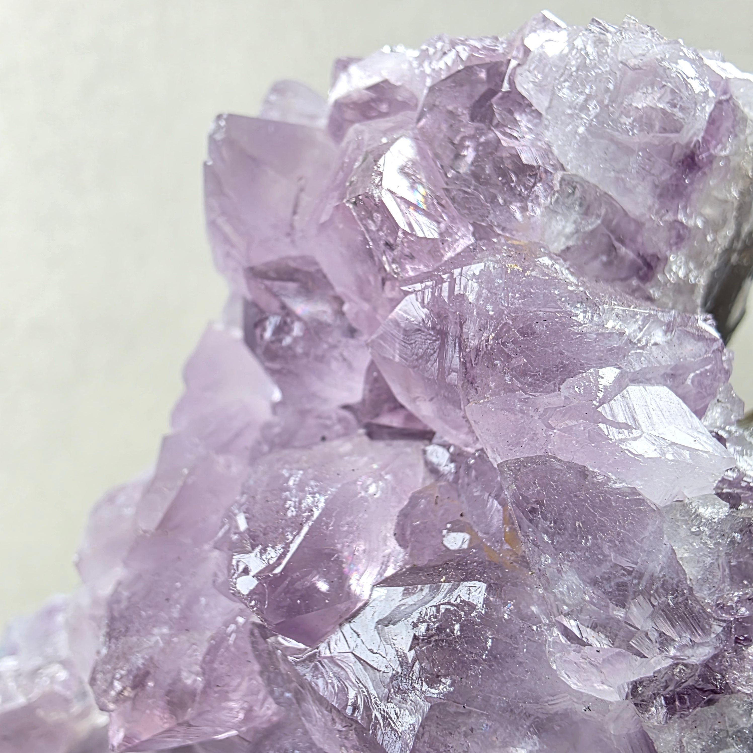 Amethyst +/- 1,006 kg 16x10,5x6 cm