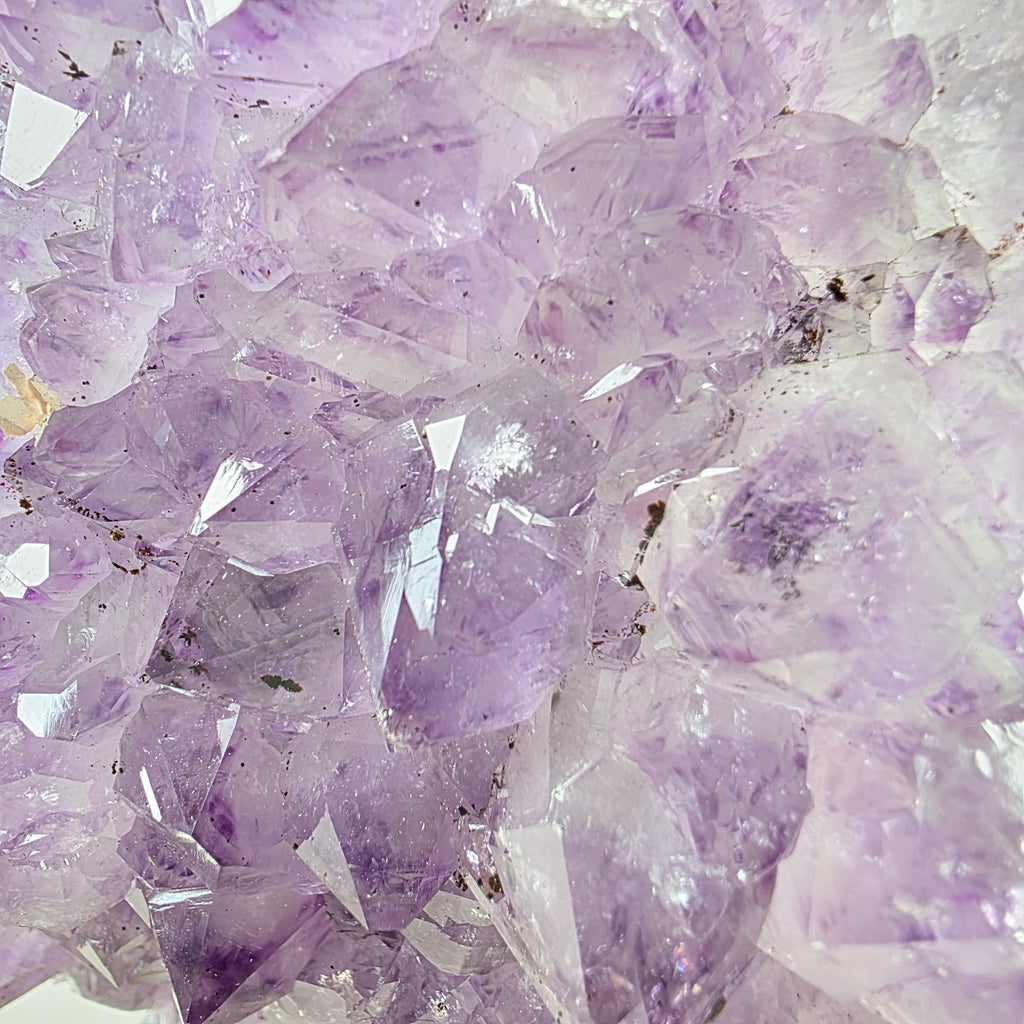 Amethyst +/- 1,084 kg 15x10,5x6 cm