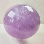 Amethyst Kugel +/- 0,645 kg Ø 8 cm