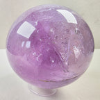 Amethyst Kugel +/- 0,645 kg Ø 8 cm