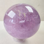 Amethyst Kugel +/- 0,645 kg Ø 8 cm