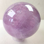 Amethyst Kugel +/- 0,645 kg Ø 8 cm
