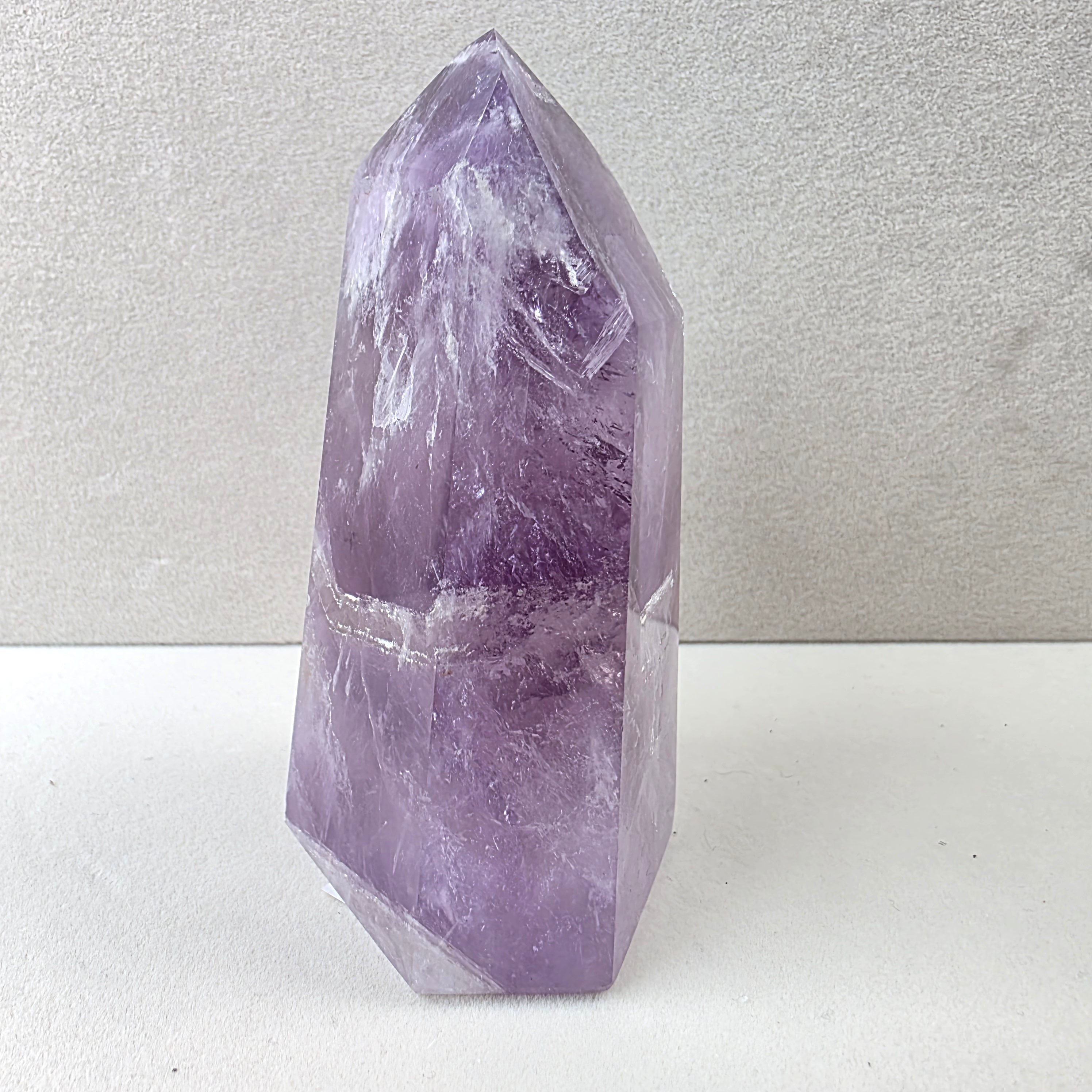 Amethyst +/- 0,270 kg 9,5x5,5x4,5 cm