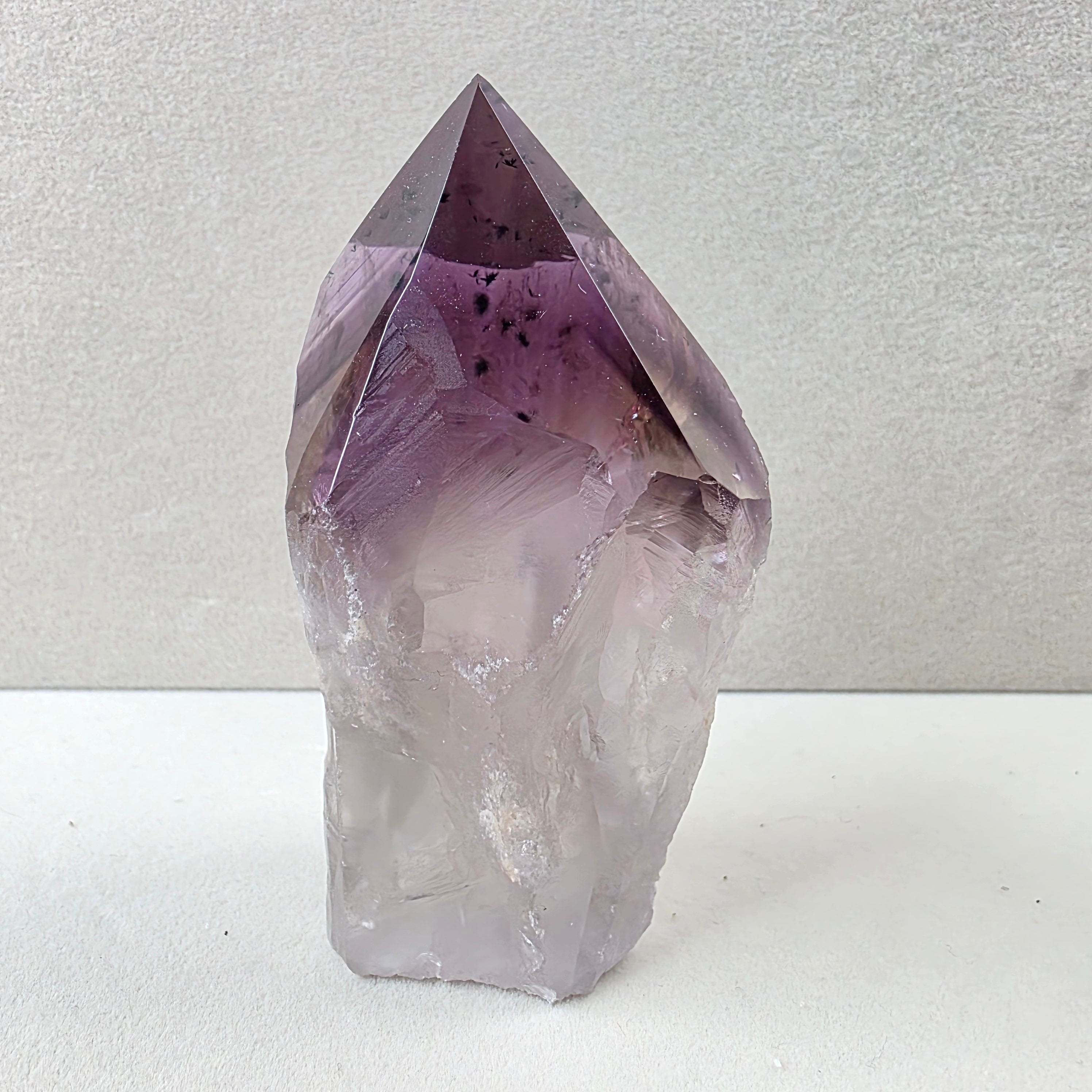 Amethyst +/- 0,168 kg 9x4,5x4 cm