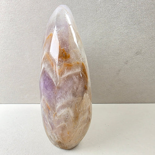Amethyst Chevron +/- 0,869 kg 13x9x5 cm
