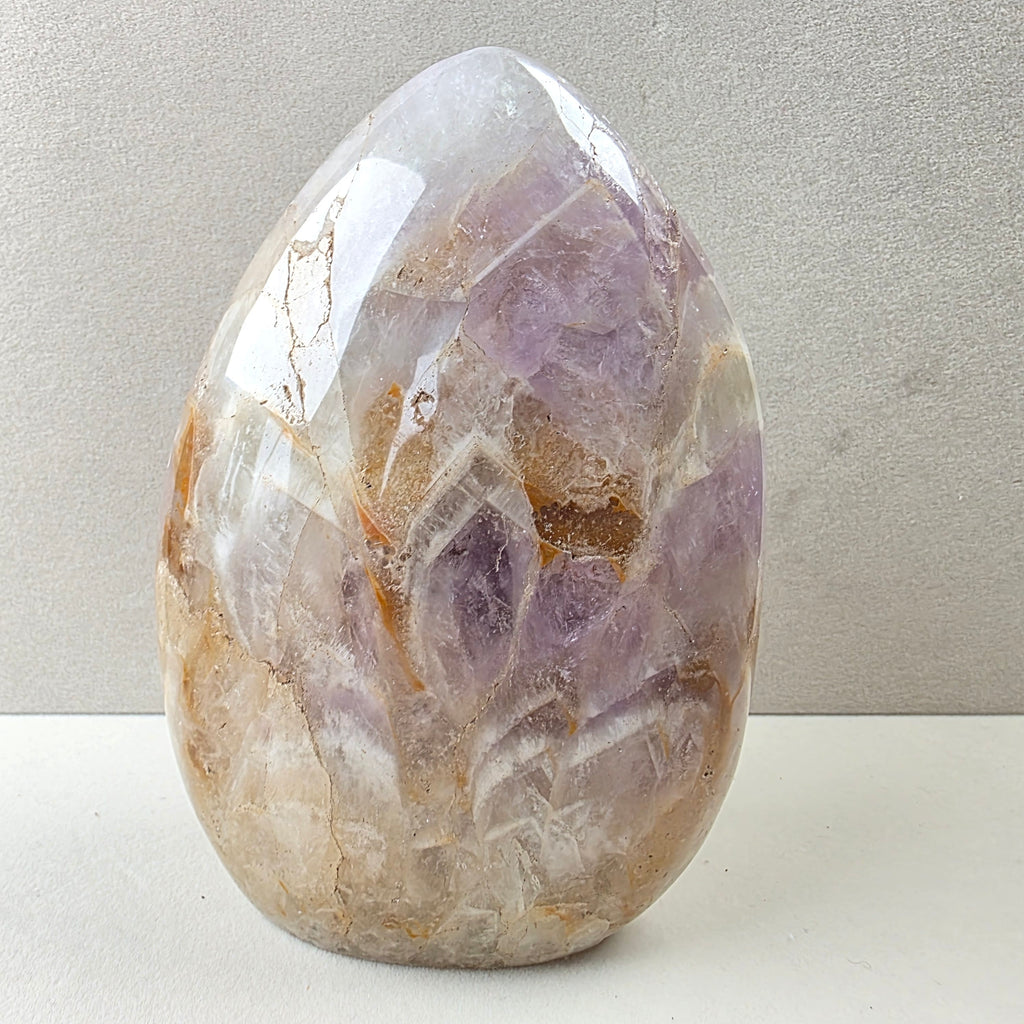 Amethyst Chevron +/- 0,869 kg 13x9x5 cm