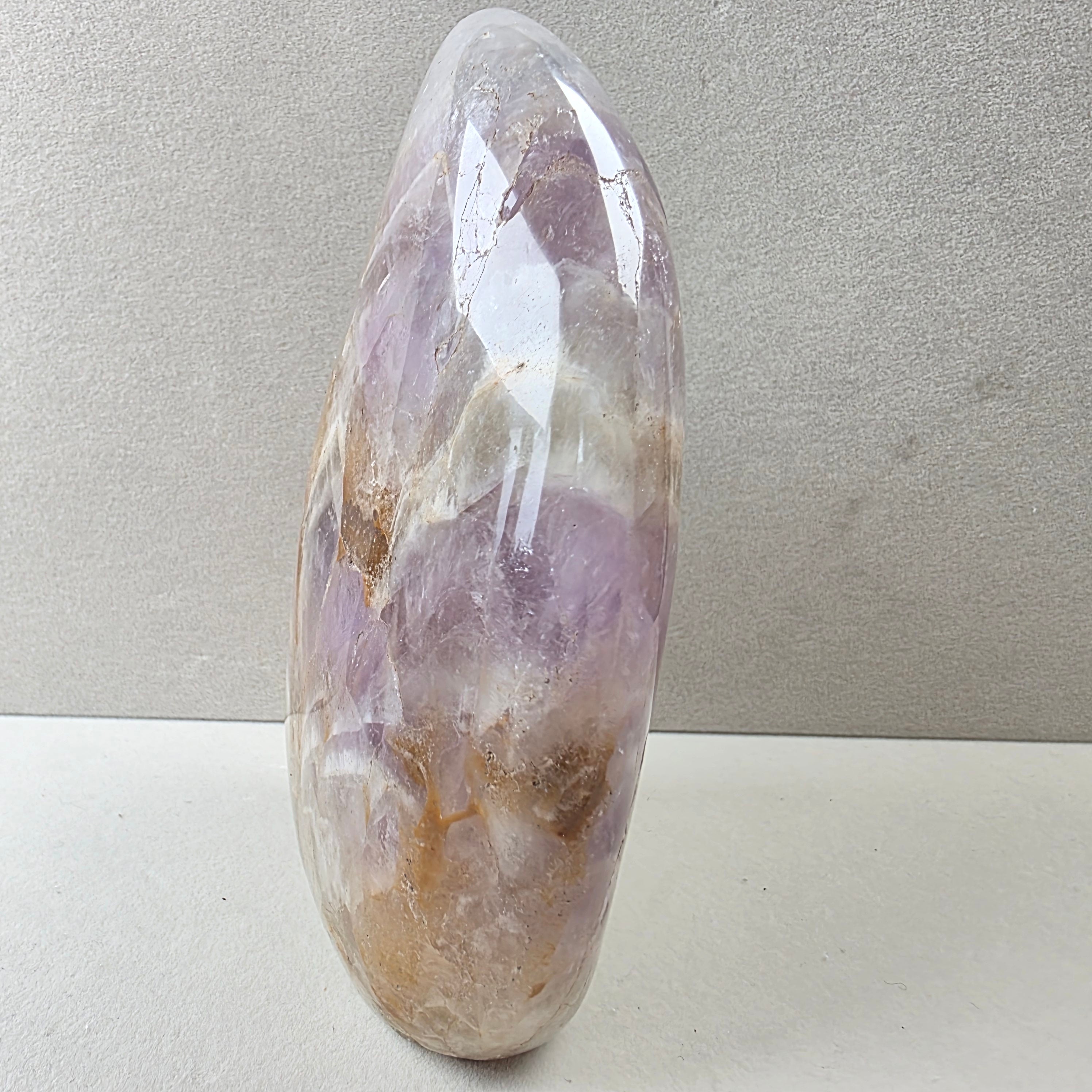 Amethyst Chevron +/- 0,869 kg 13x9x5 cm