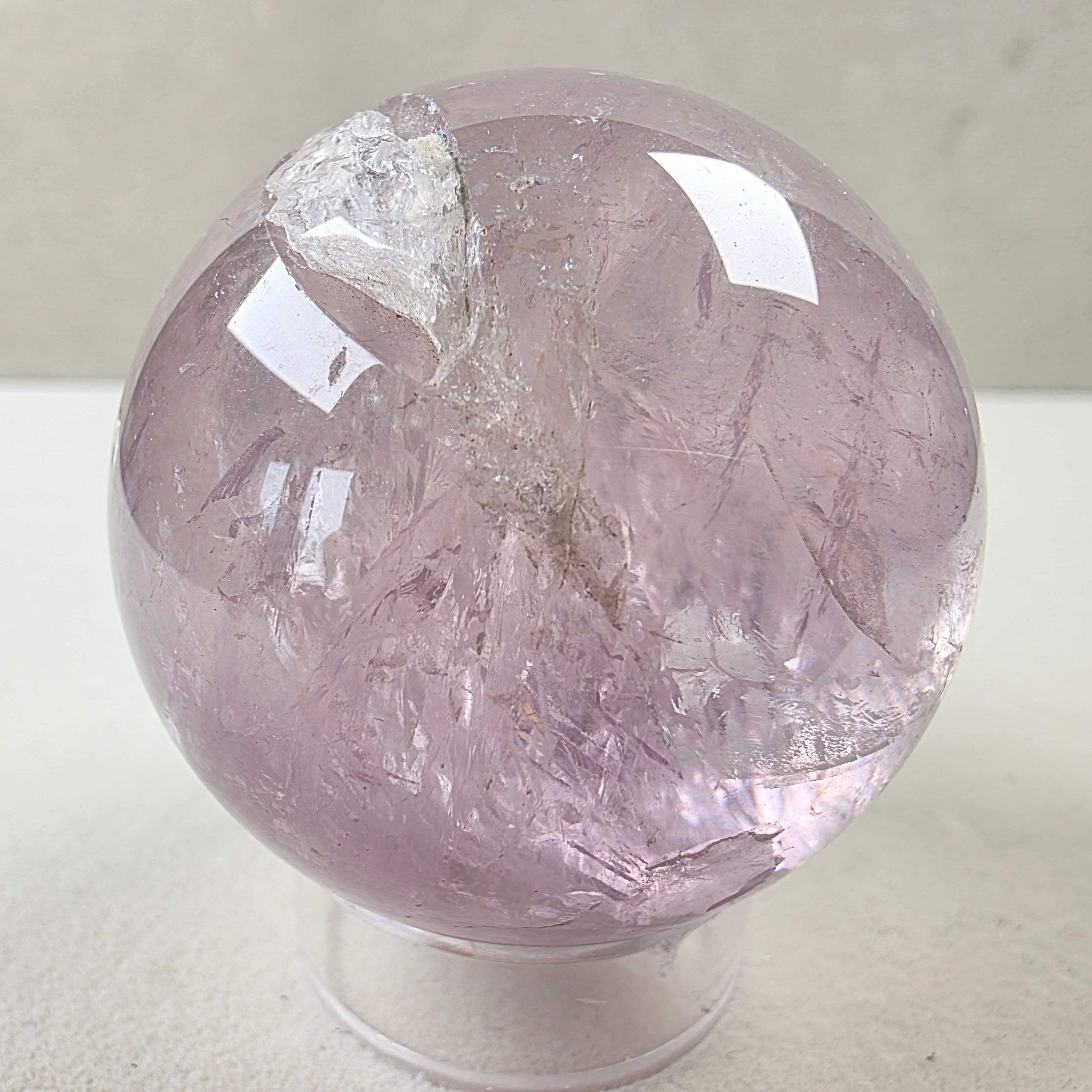 Amethyst Kugel +/- 0,168 kg Ø 5 cm