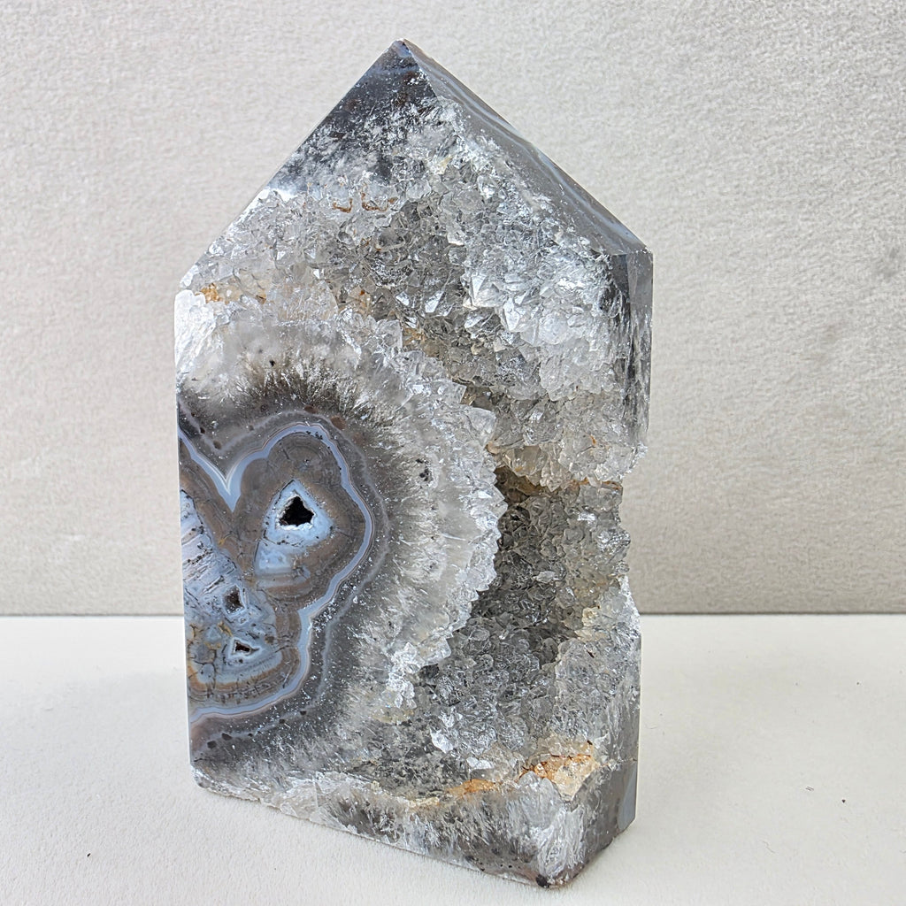Calcedon blau +/- 0,336 kg 9x5,5x4 cm