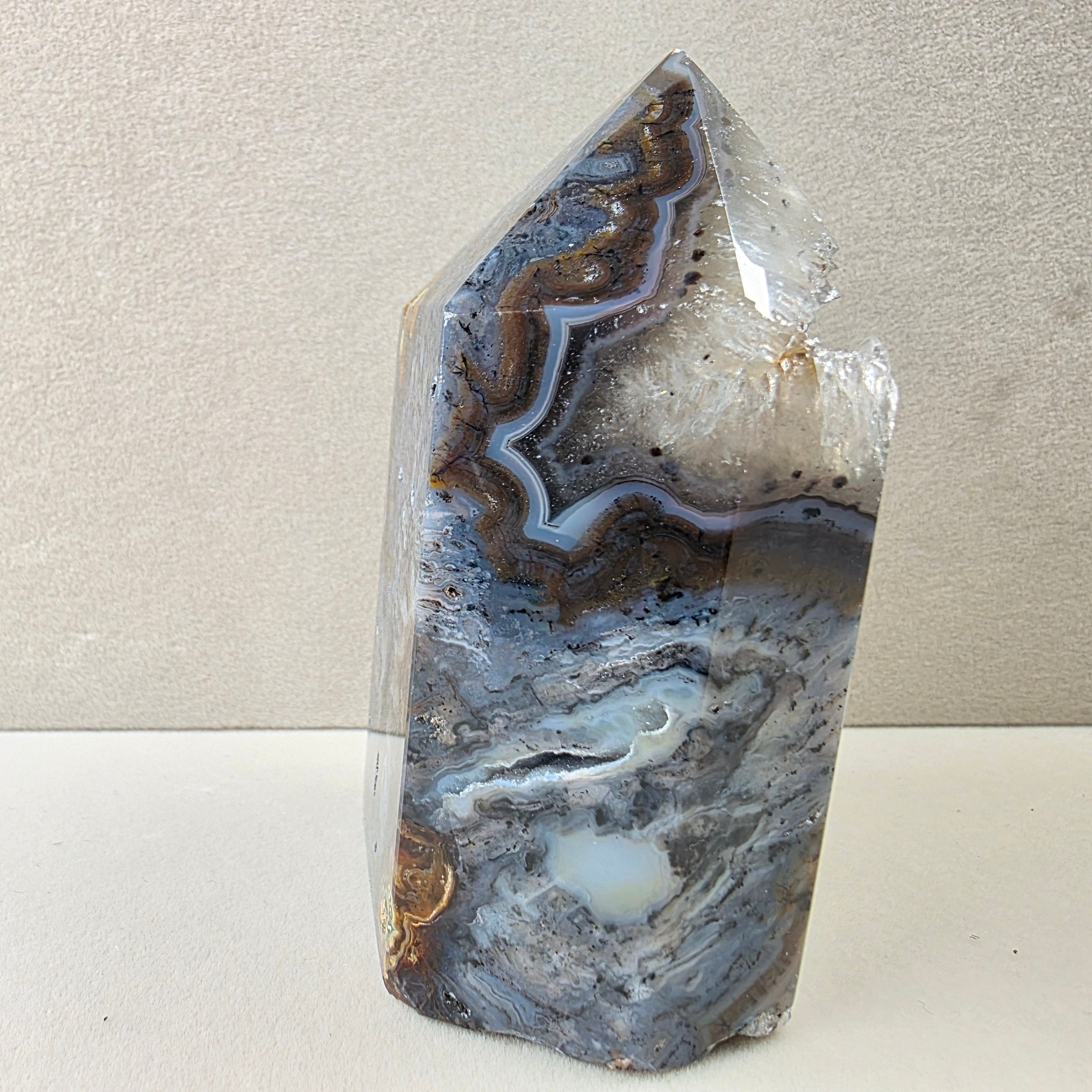 Calcedon blau +/- 0,336 kg 9x5,5x4 cm