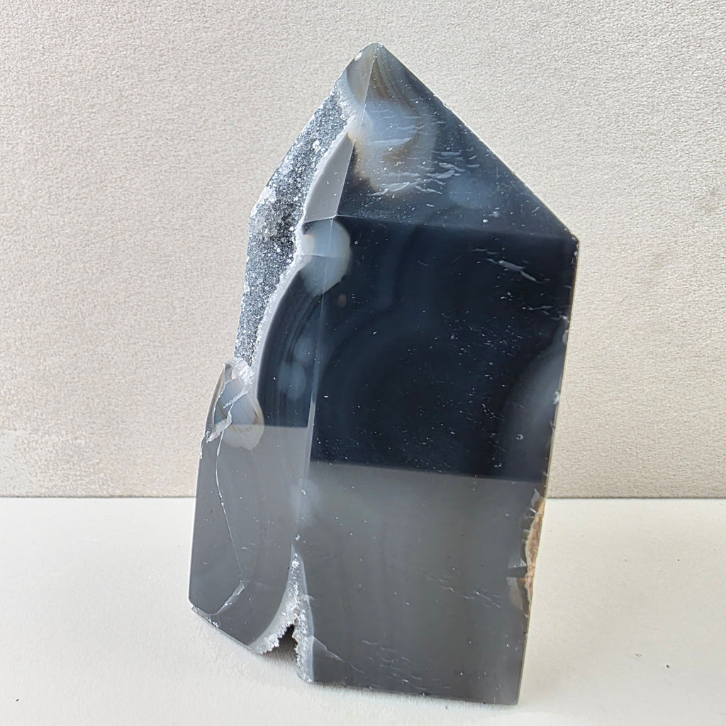 Calcedon +/- 0,277 kg 9x4,5x5 cm