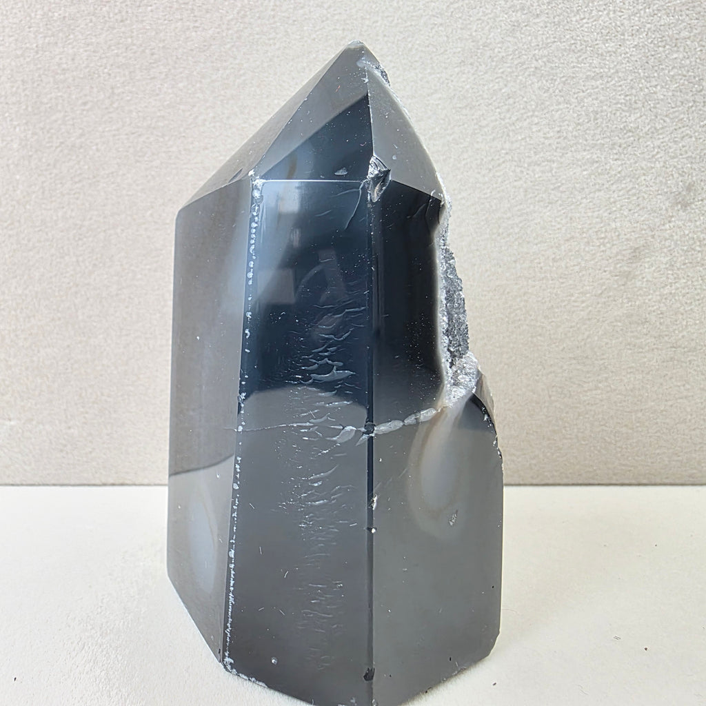 Calcedon +/- 0,277 kg 9x4,5x5 cm