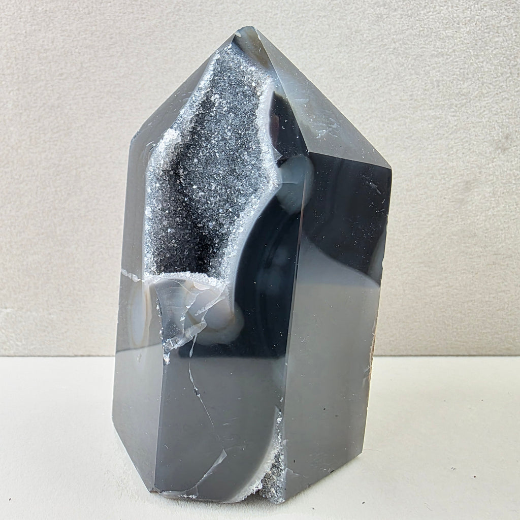 Calcedon +/- 0,277 kg 9x4,5x5 cm