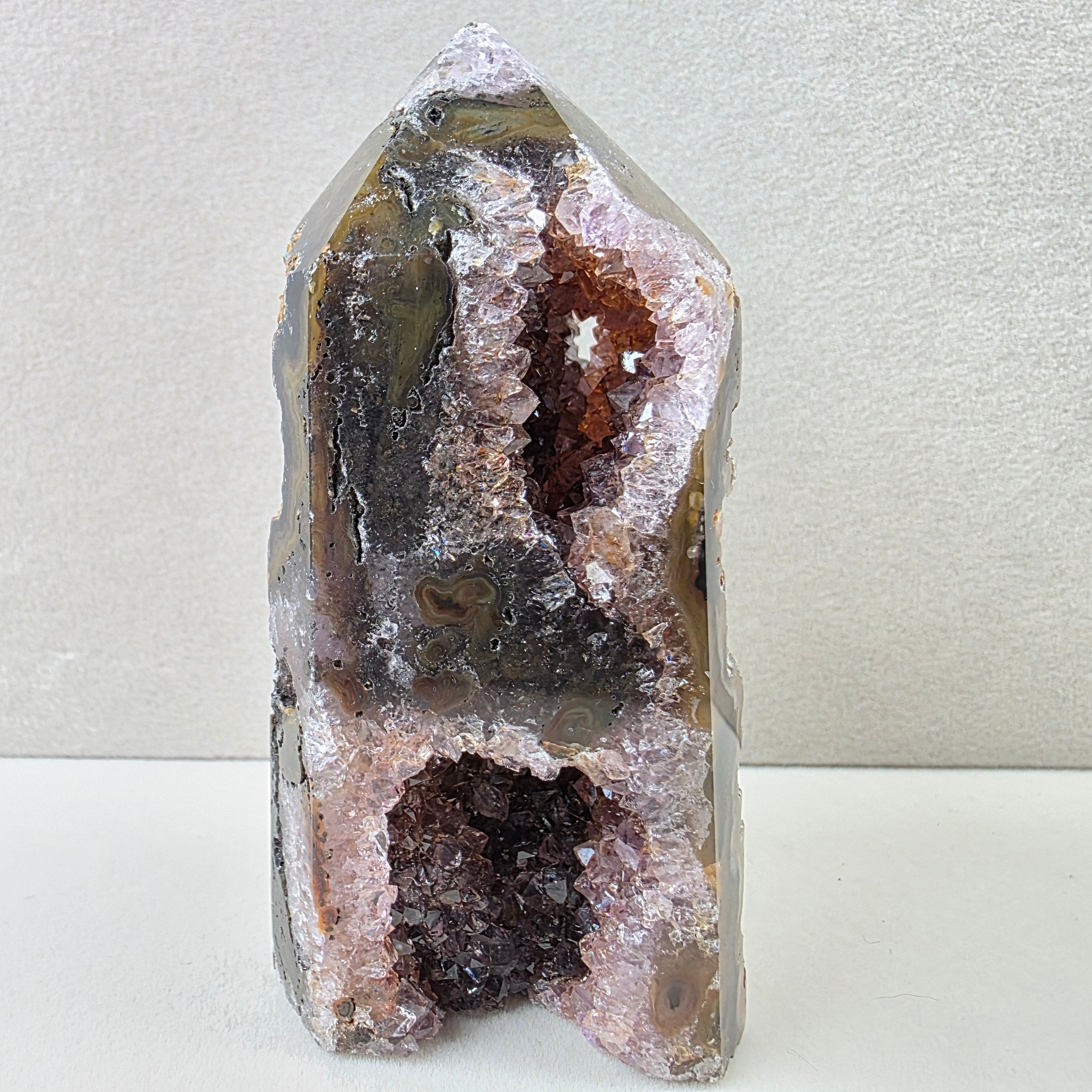 Calcedon schwarz +/- 0,197 kg 8,5x4x4 cm