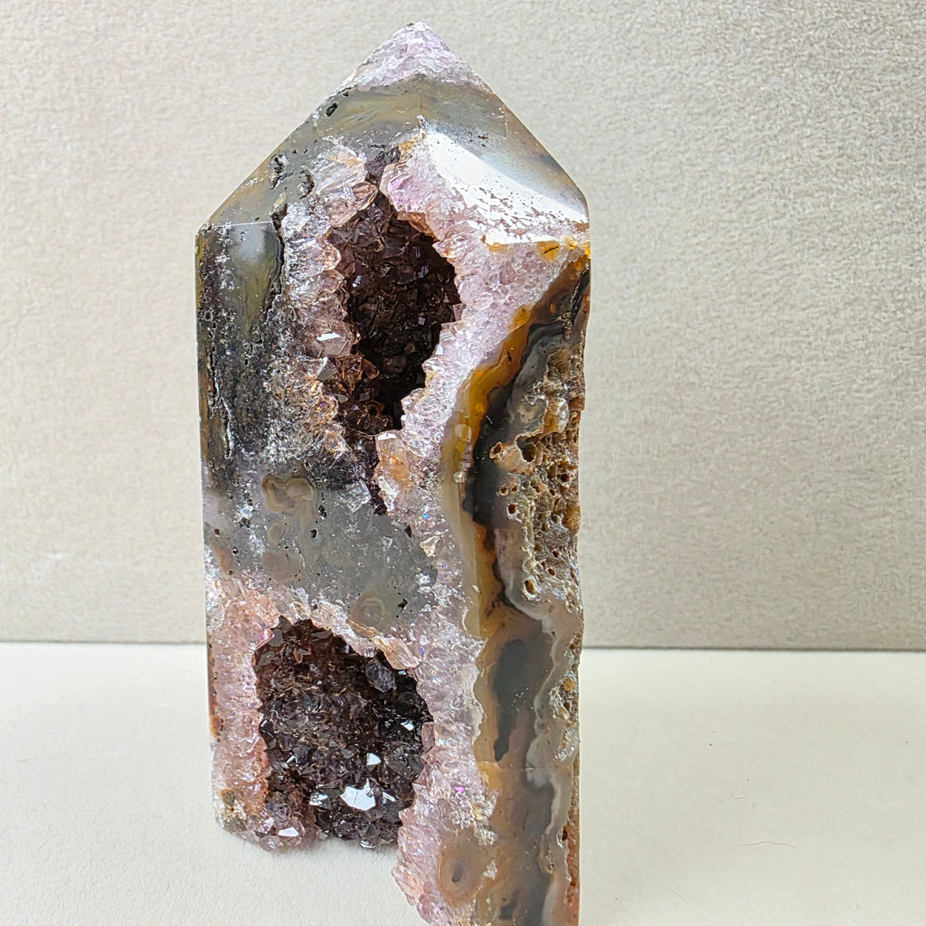 Calcedon schwarz +/- 0,197 kg 8,5x4x4 cm