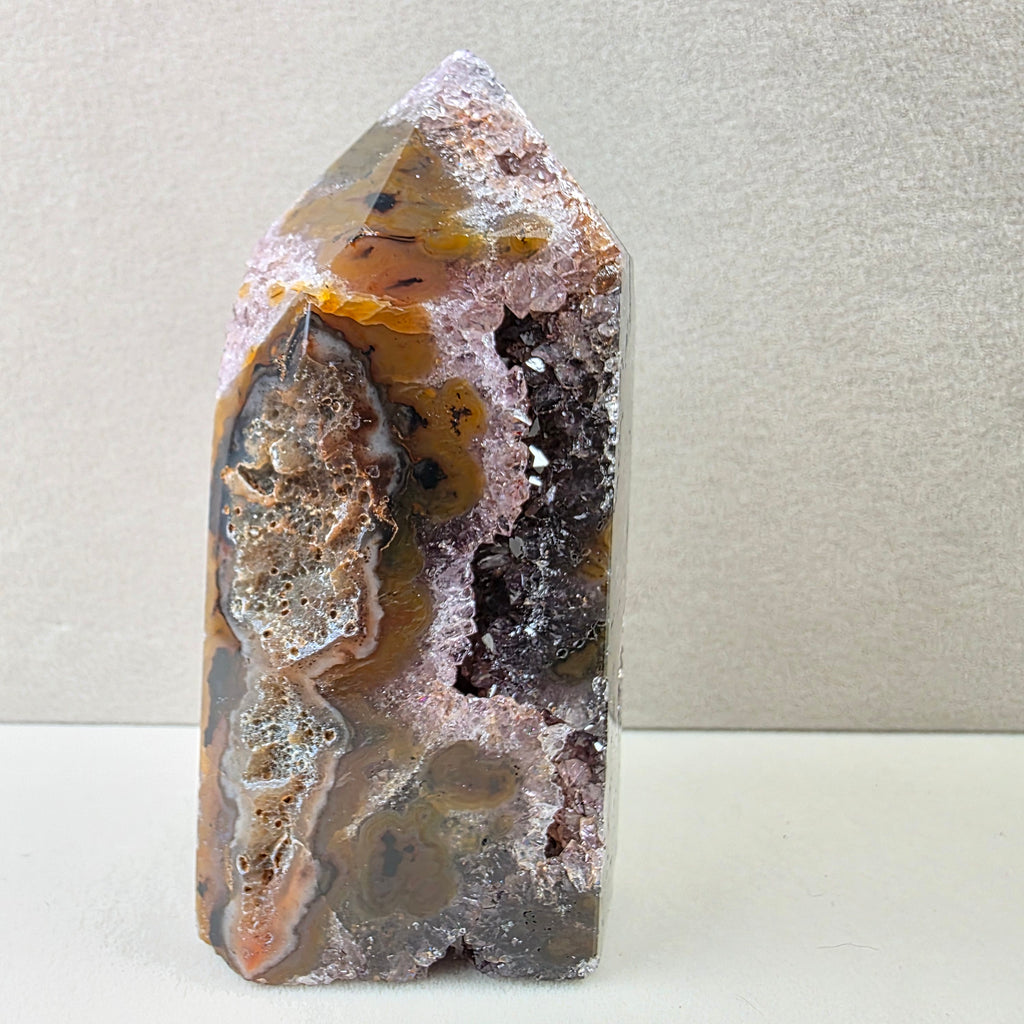 Calcedon schwarz +/- 0,197 kg 8,5x4x4 cm