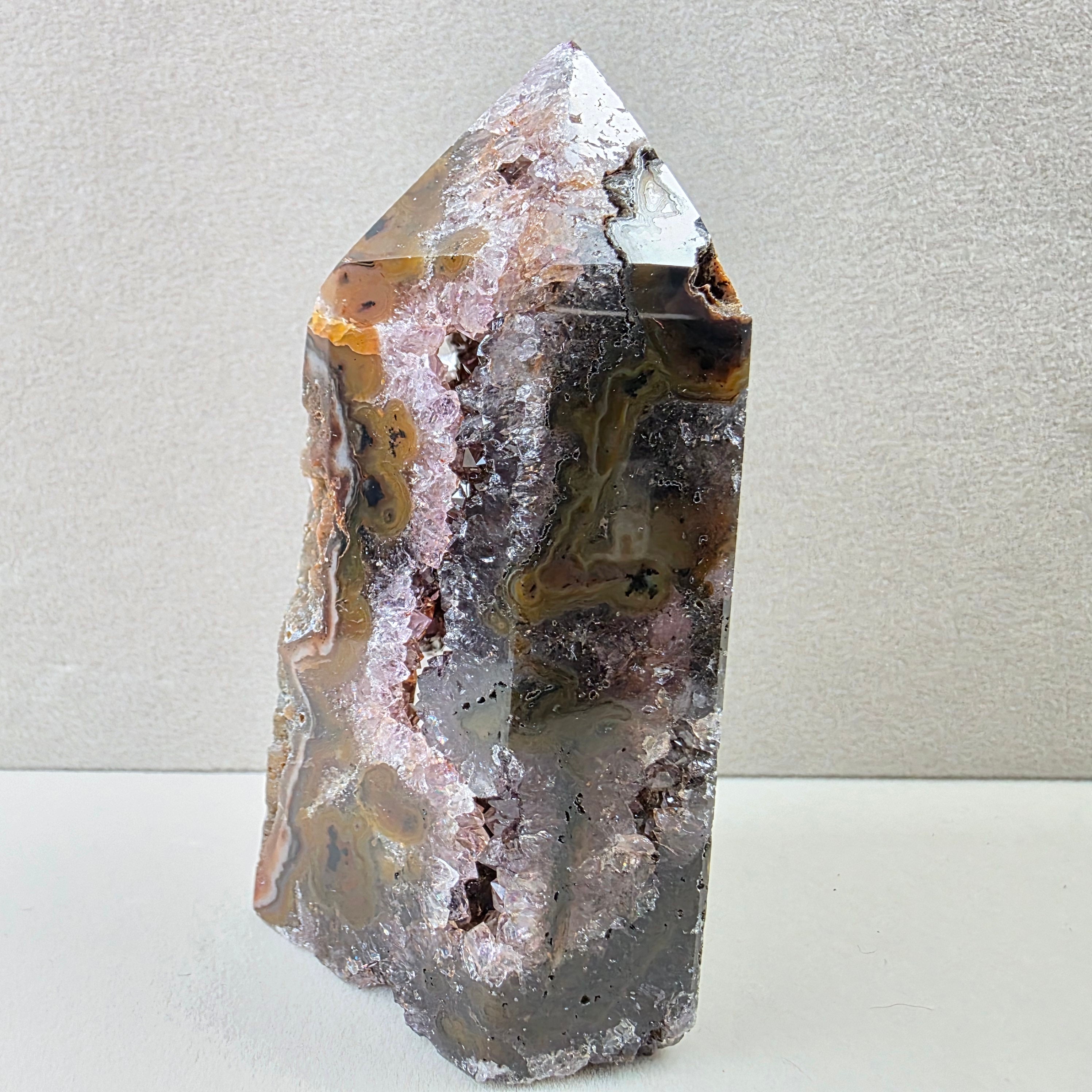 Calcedon schwarz +/- 0,197 kg 8,5x4x4 cm