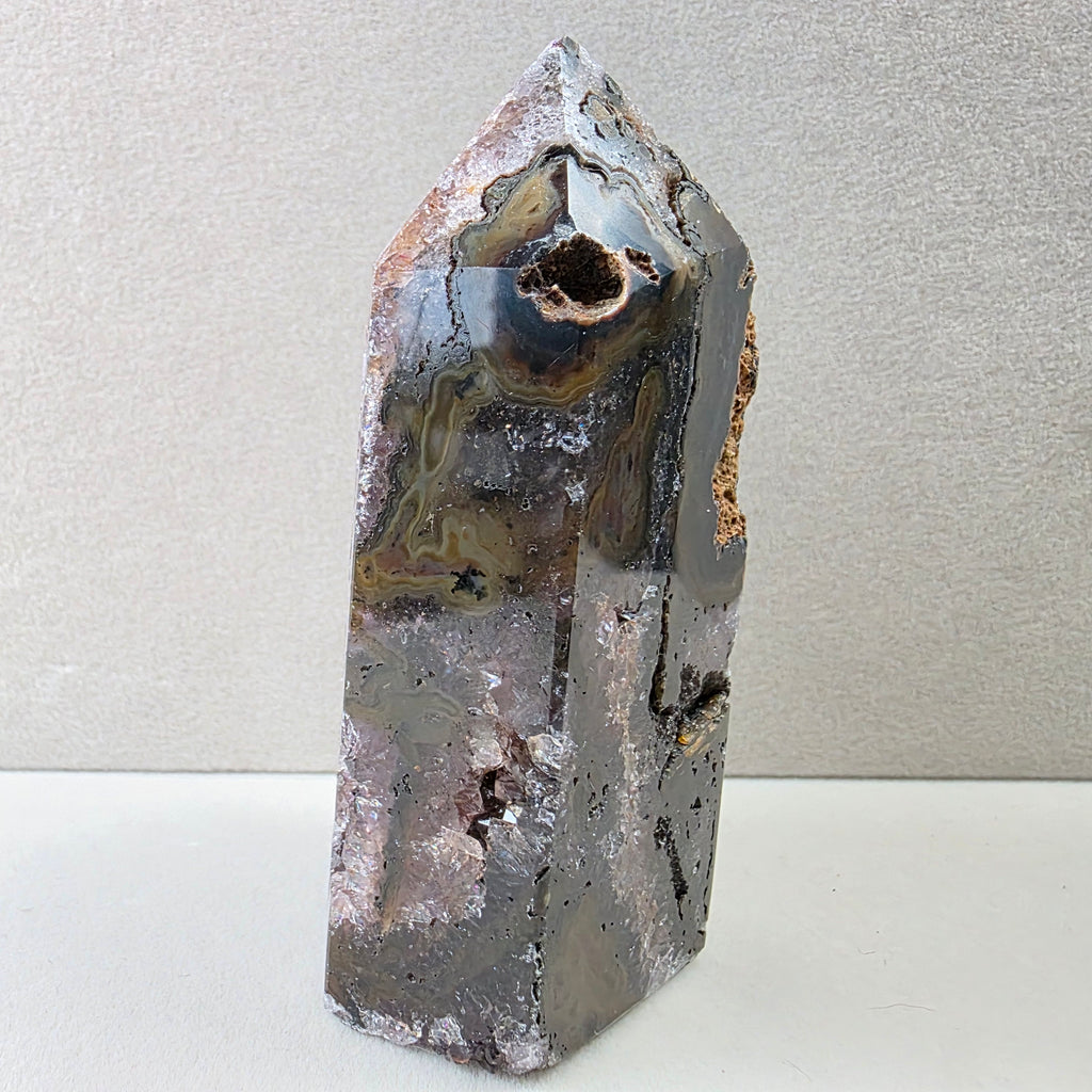Calcedon schwarz +/- 0,197 kg 8,5x4x4 cm