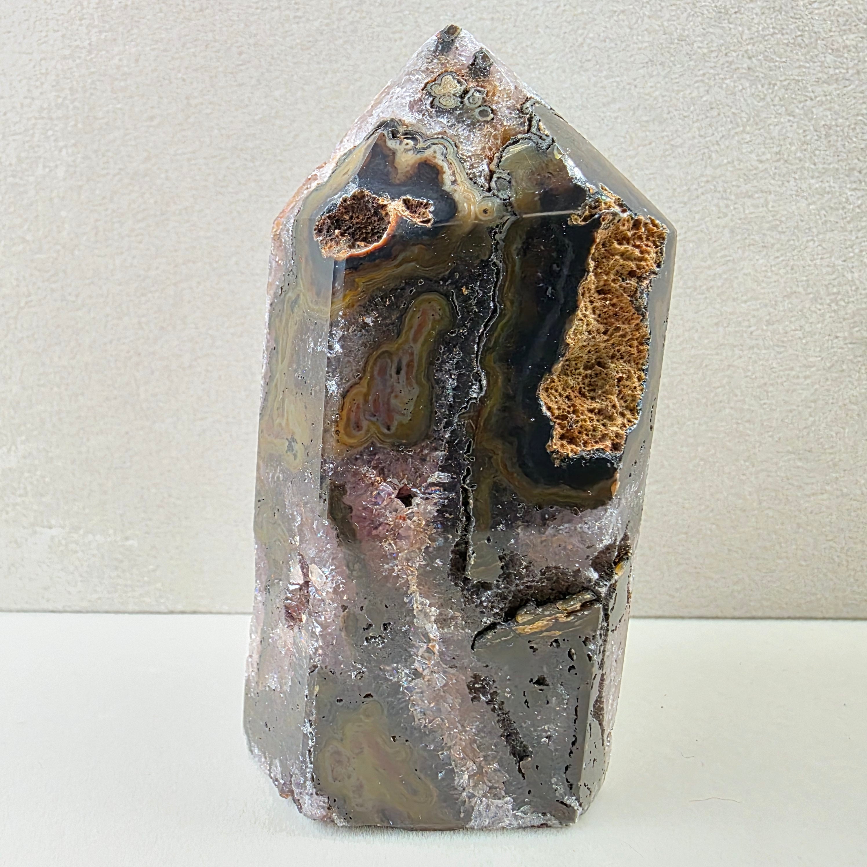 Calcedon schwarz +/- 0,197 kg 8,5x4x4 cm