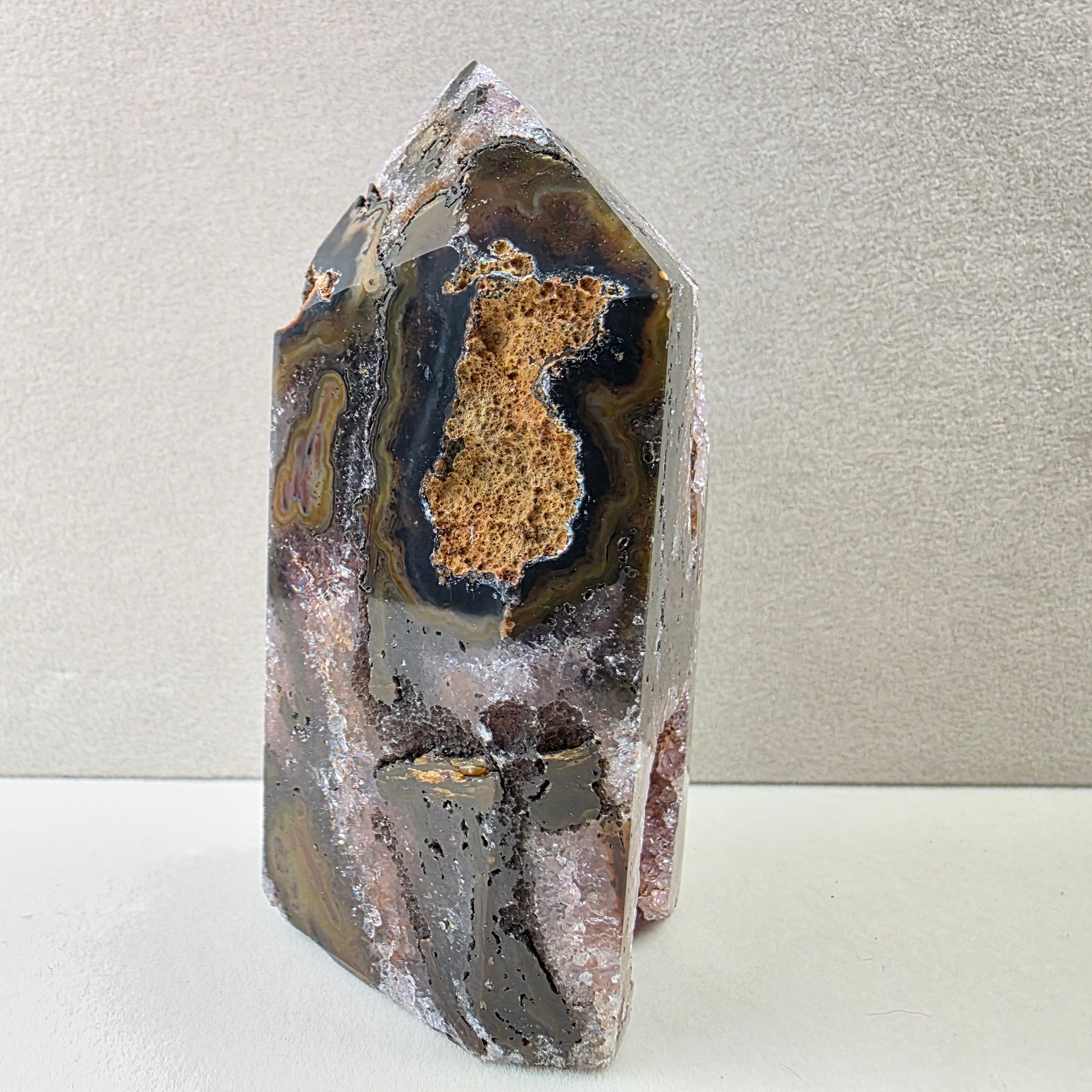 Calcedon schwarz +/- 0,197 kg 8,5x4x4 cm