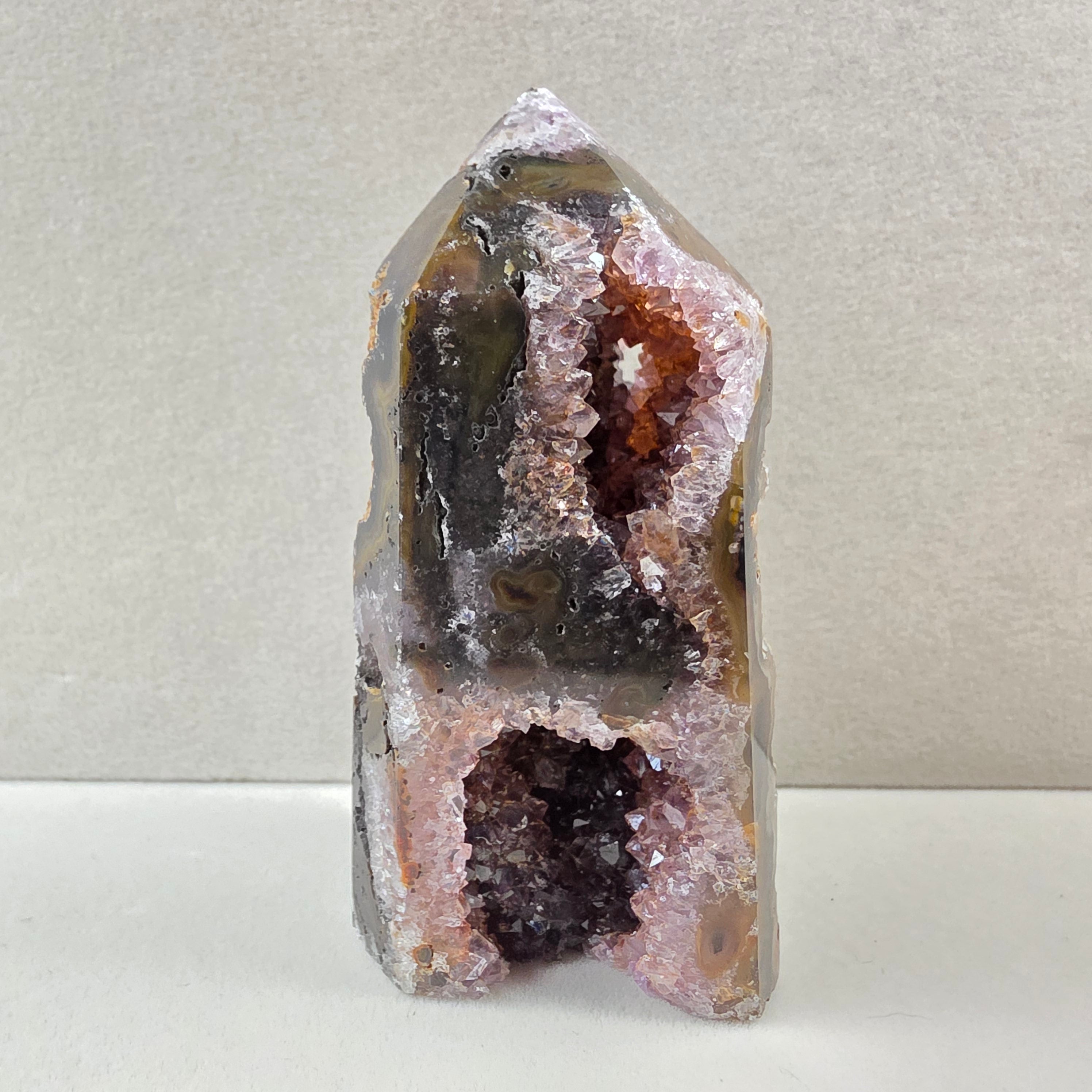Calcedon schwarz +/- 0,197 kg 8,5x4x4 cm