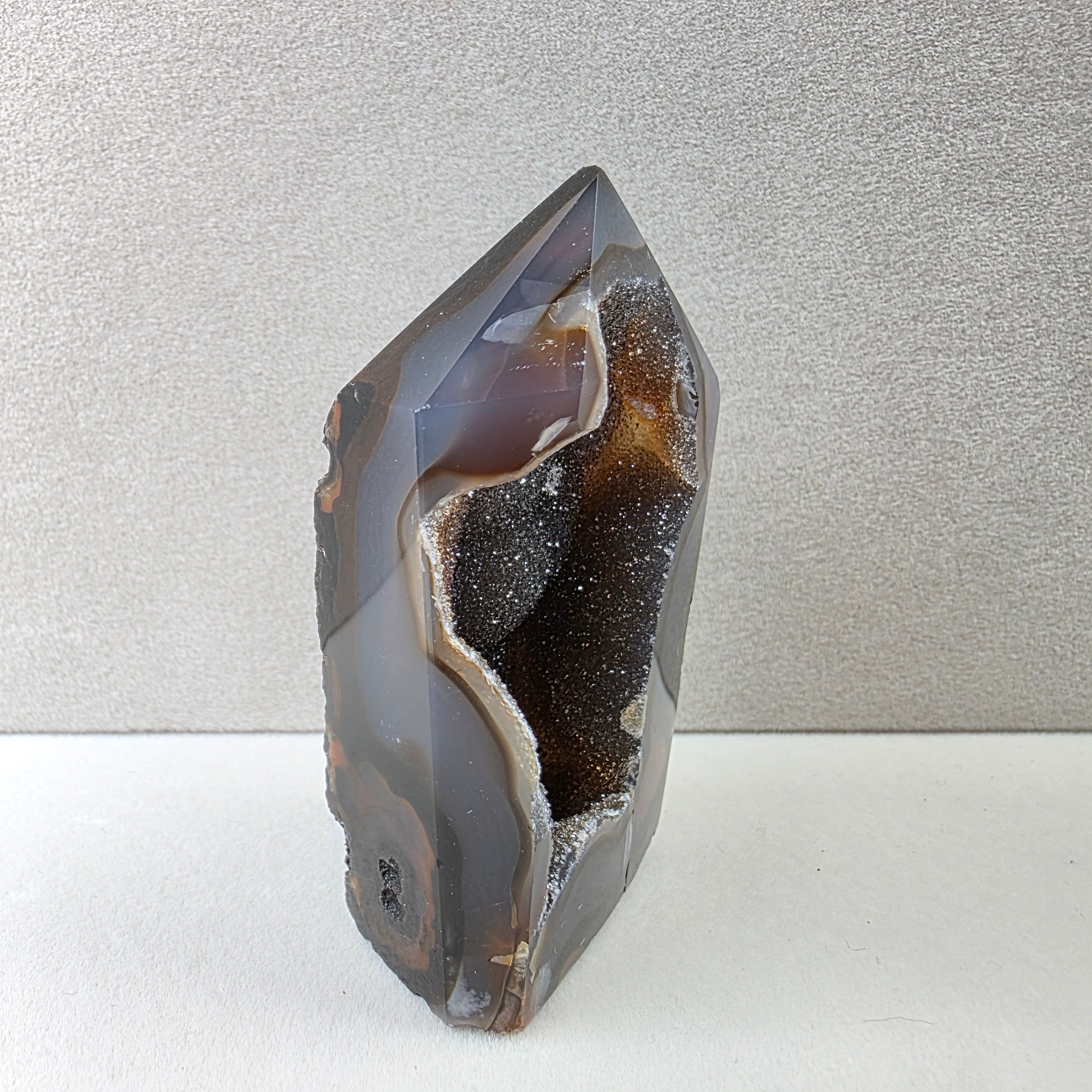 Calcedon +/- 0,09 kg 6,5x4x3 cm