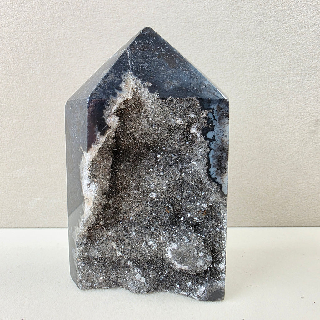 Calcedon +/- 0,252 kg 9x5,5x3,5 cm
