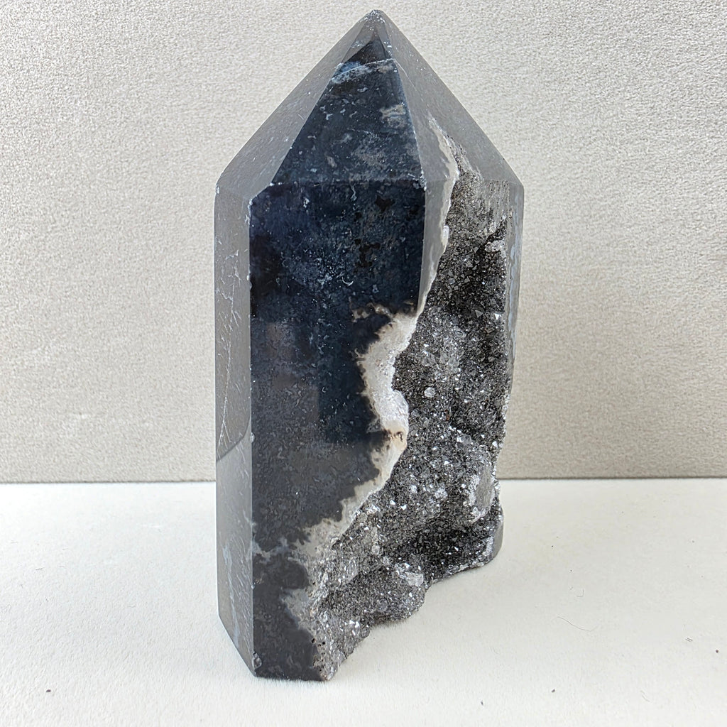 Calcedon +/- 0,252 kg 9x5,5x3,5 cm