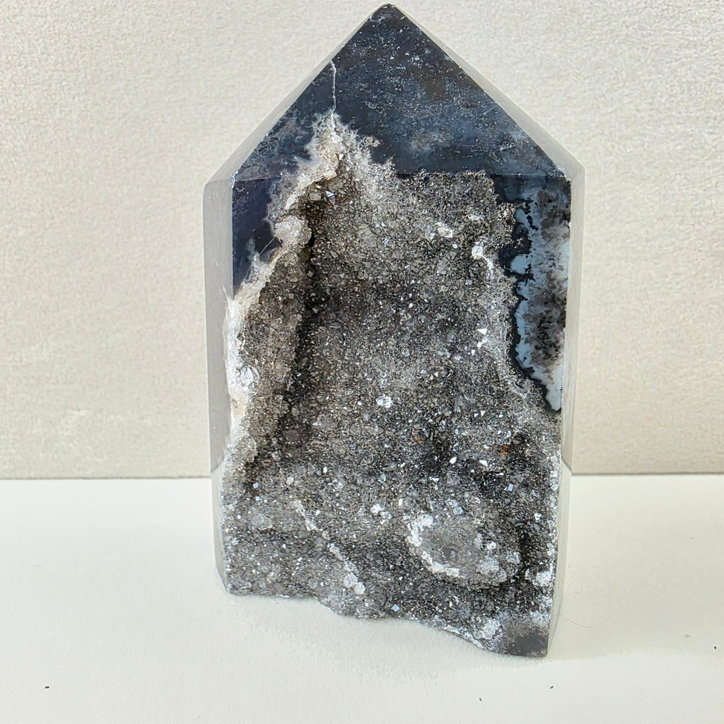 Calcedon +/- 0,252 kg 9x5,5x3,5 cm