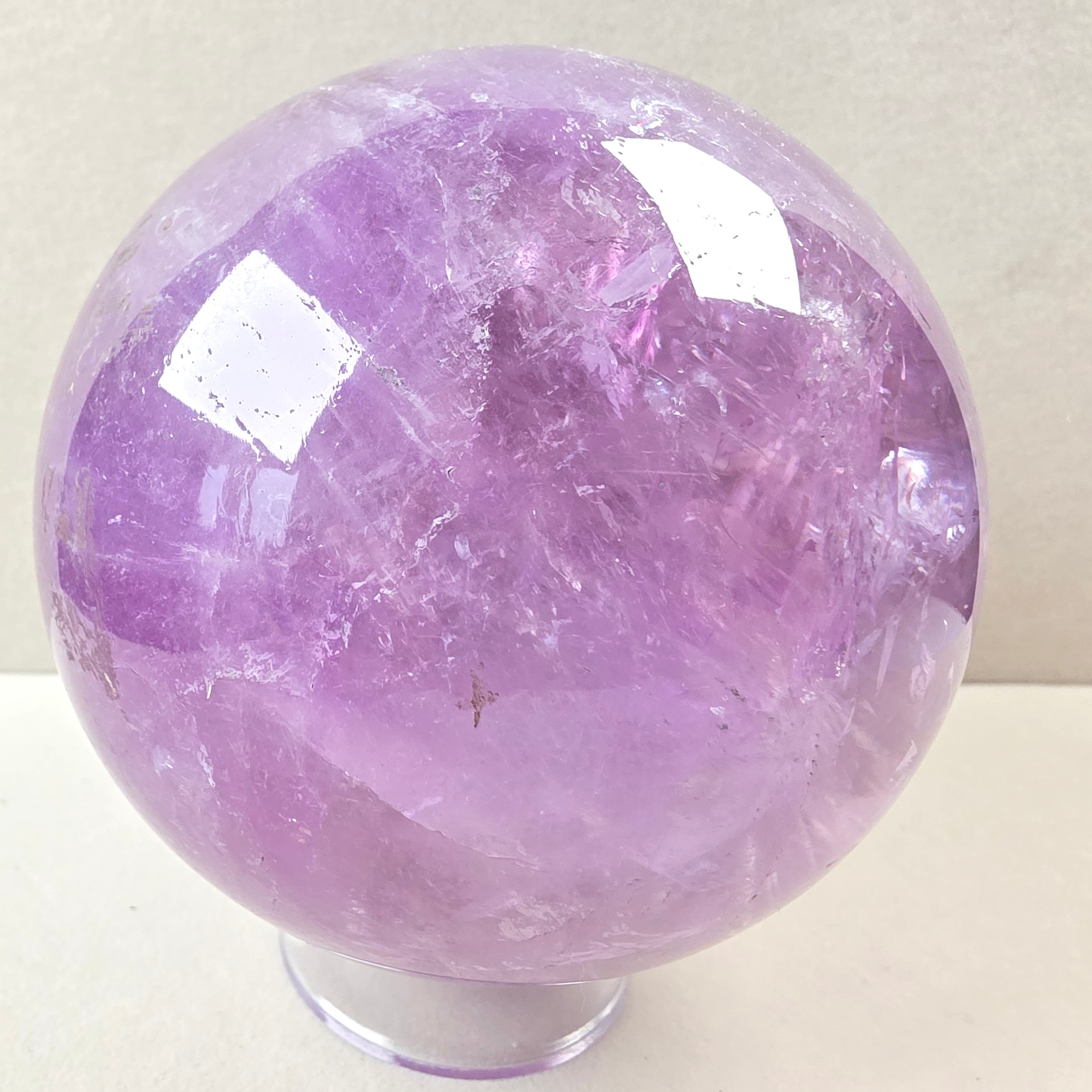 Amethyst Kugel +/- 1,322 kg Ø 10 cm