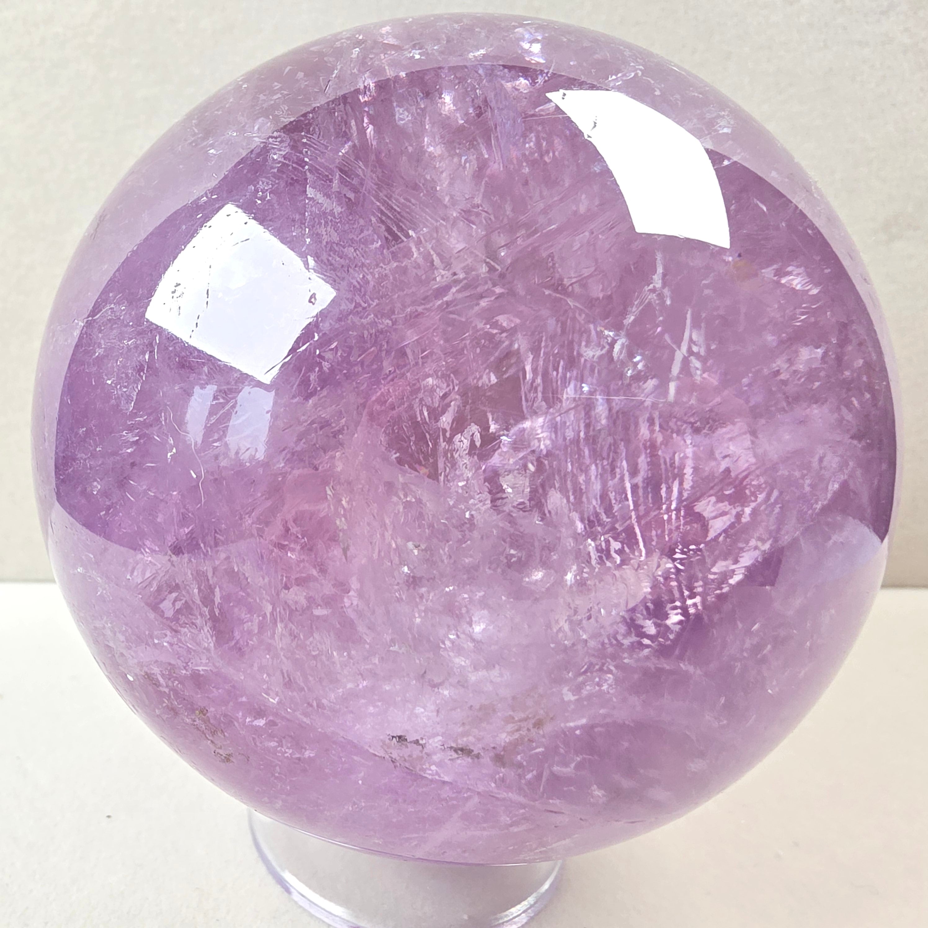 Amethyst Kugel +/- 1,322 kg Ø 10 cm