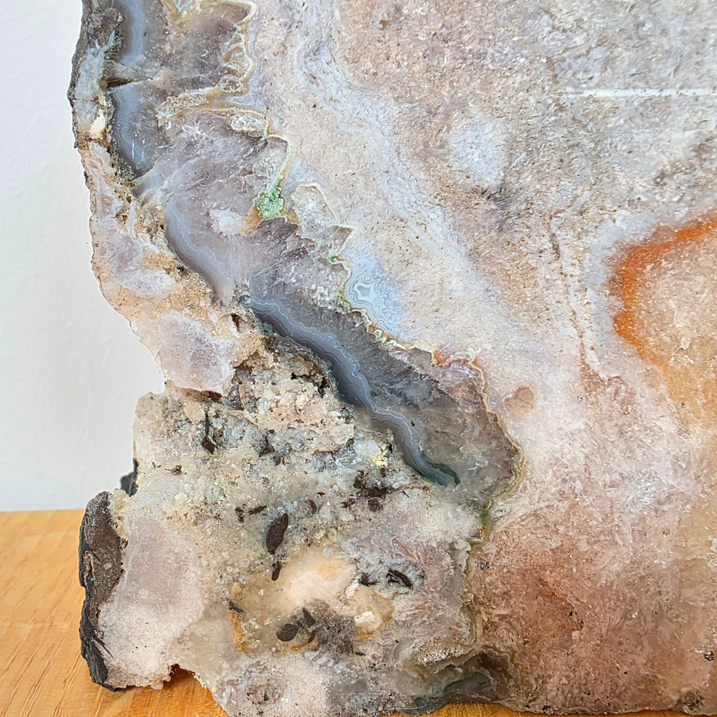 Amethyst rosa +/- 1,82 kg 14x20,5x4 cm