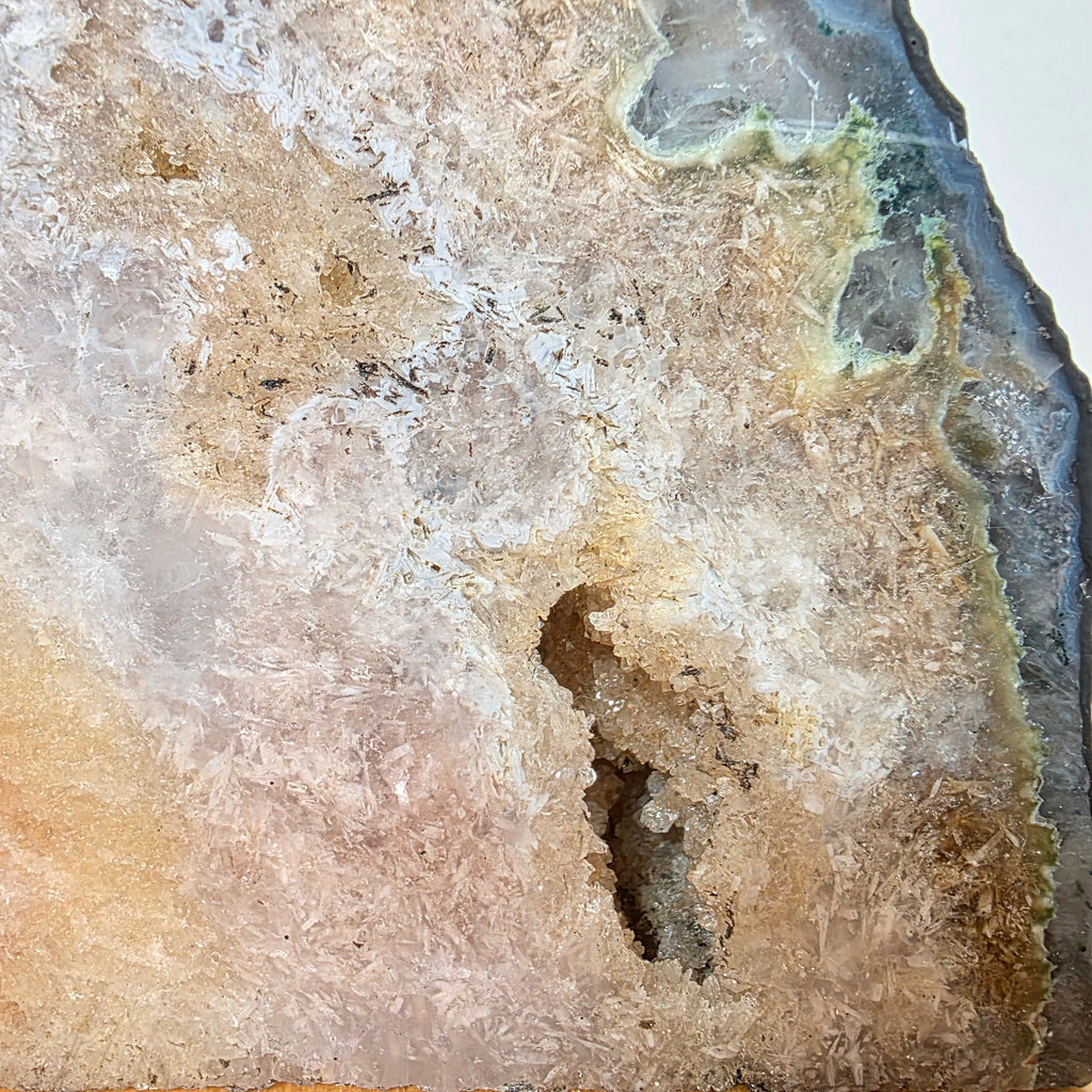 Amethyst rosa +/- 1,82 kg 14x20,5x4 cm
