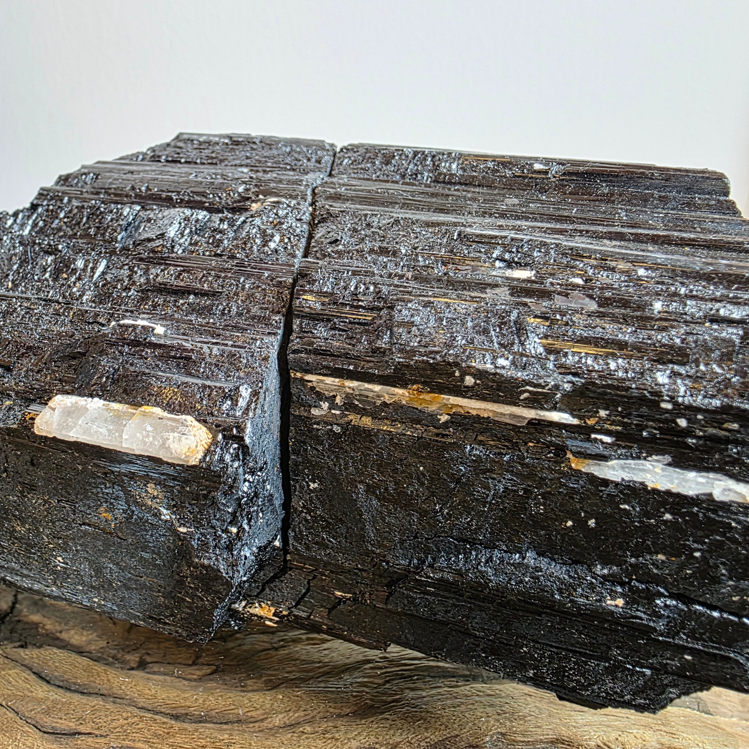 Turmalin Schörl +/- 1,83 kg 8,5x18x8 cm