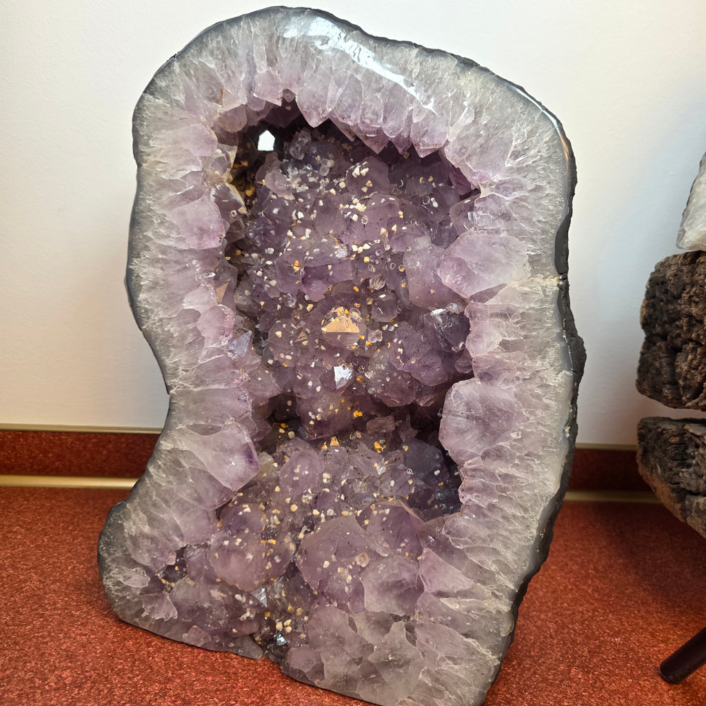 Amethyst +/- 29 kg 42x30,5x13 cm