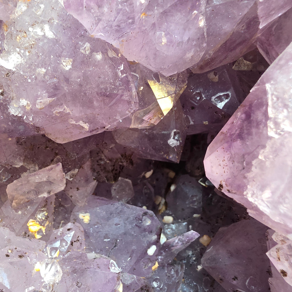 Amethyst +/- 29 kg 42x30,5x13 cm