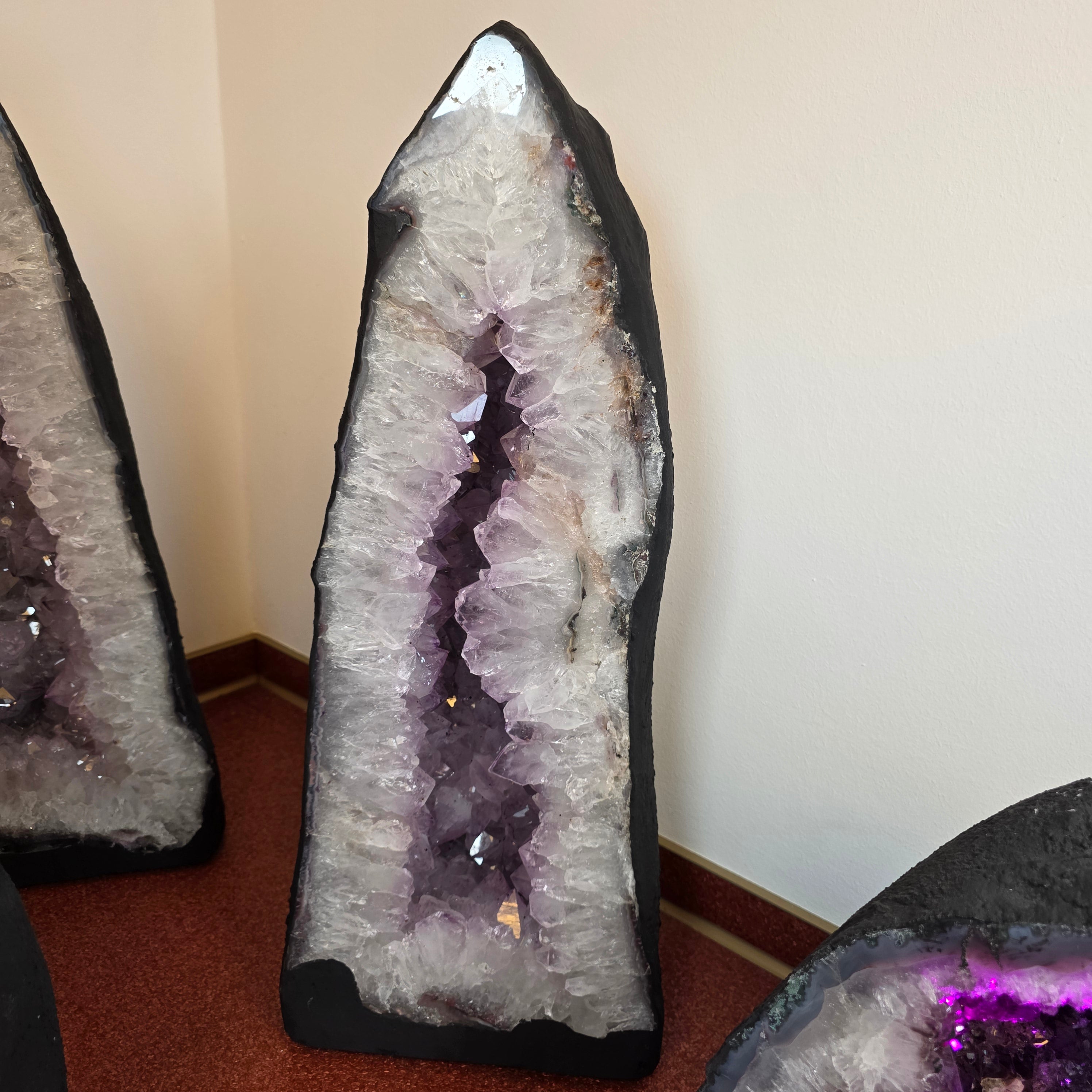 Amethyst +/- 41,45 kg 67,5x27x19 cm