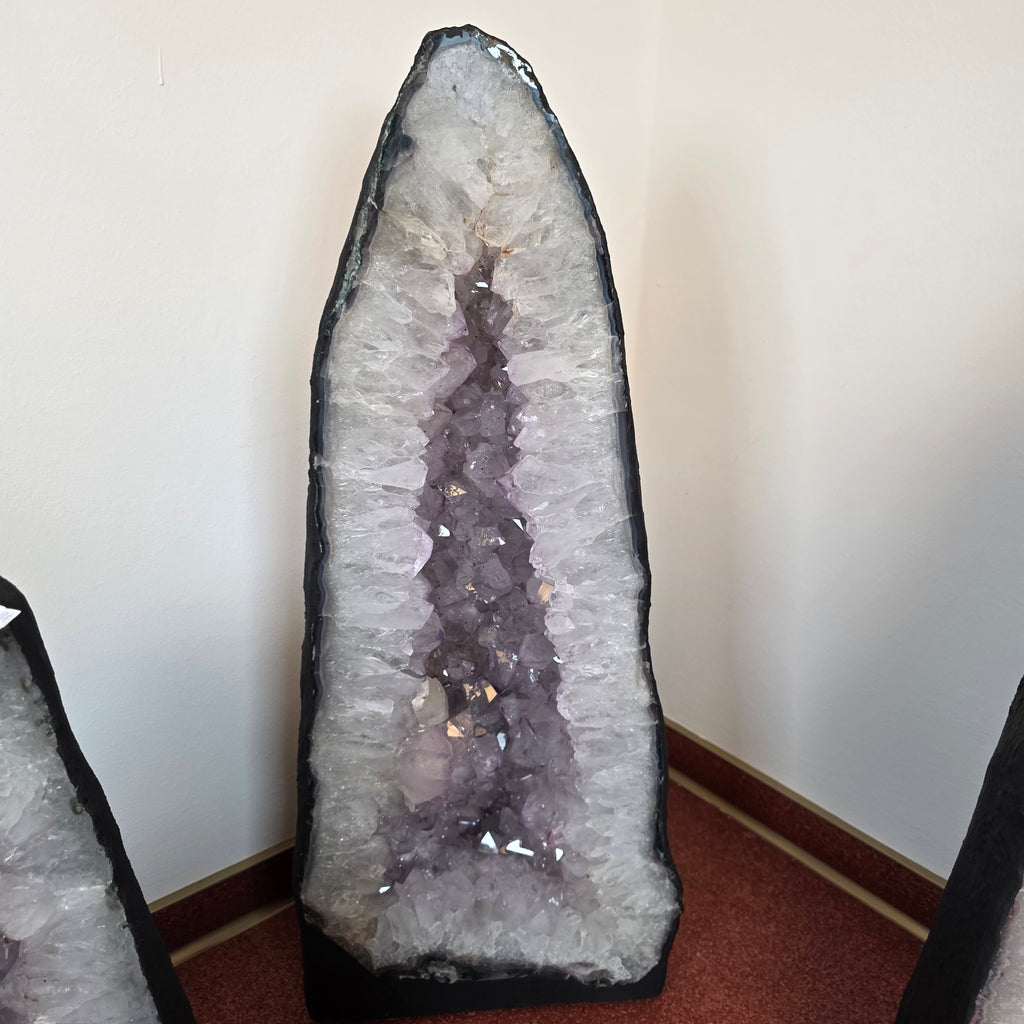 Amethyst +/- 37,7 kg 71x29x16 cm