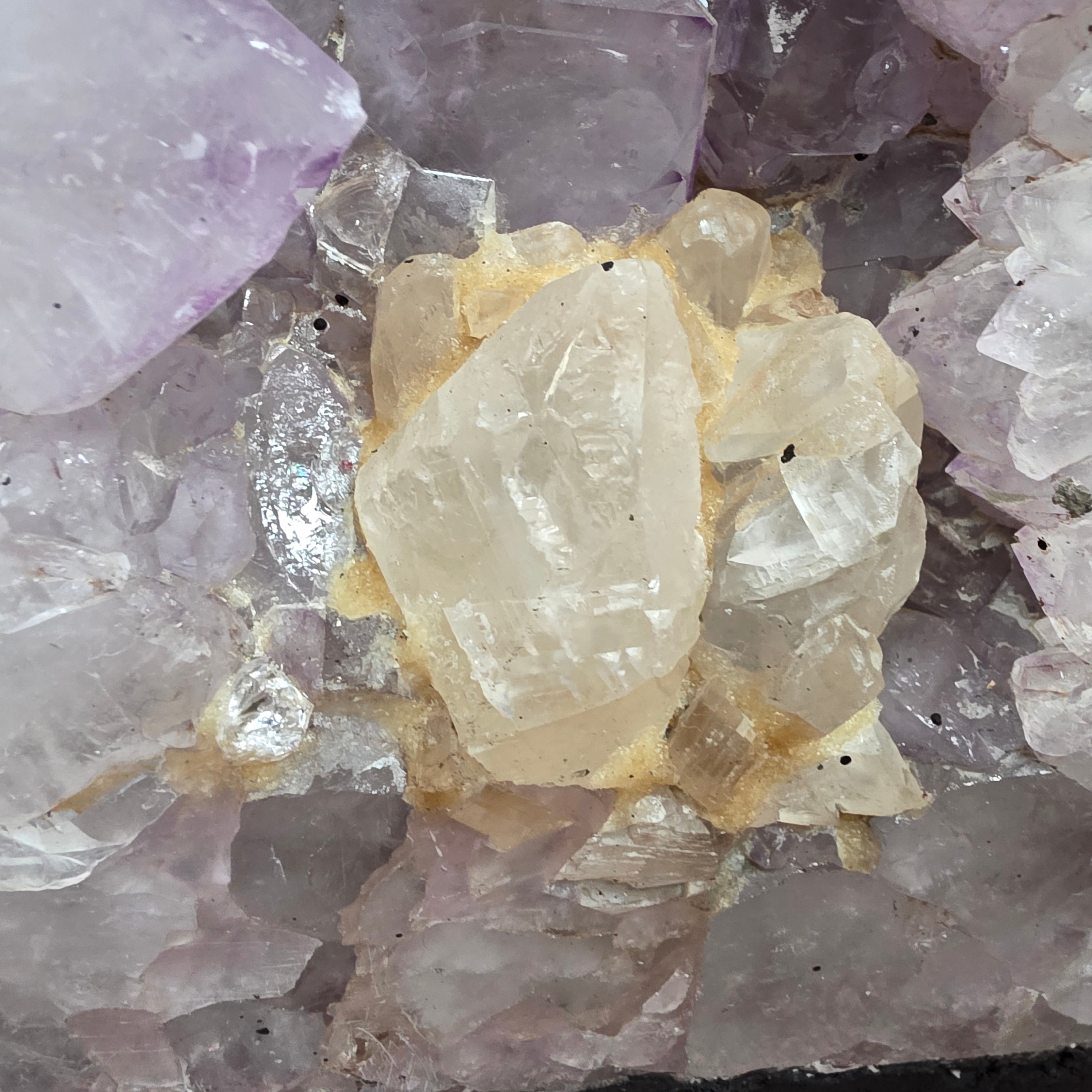 Amethyst +/- 19,25 kg 48,5x27,5x13 cm