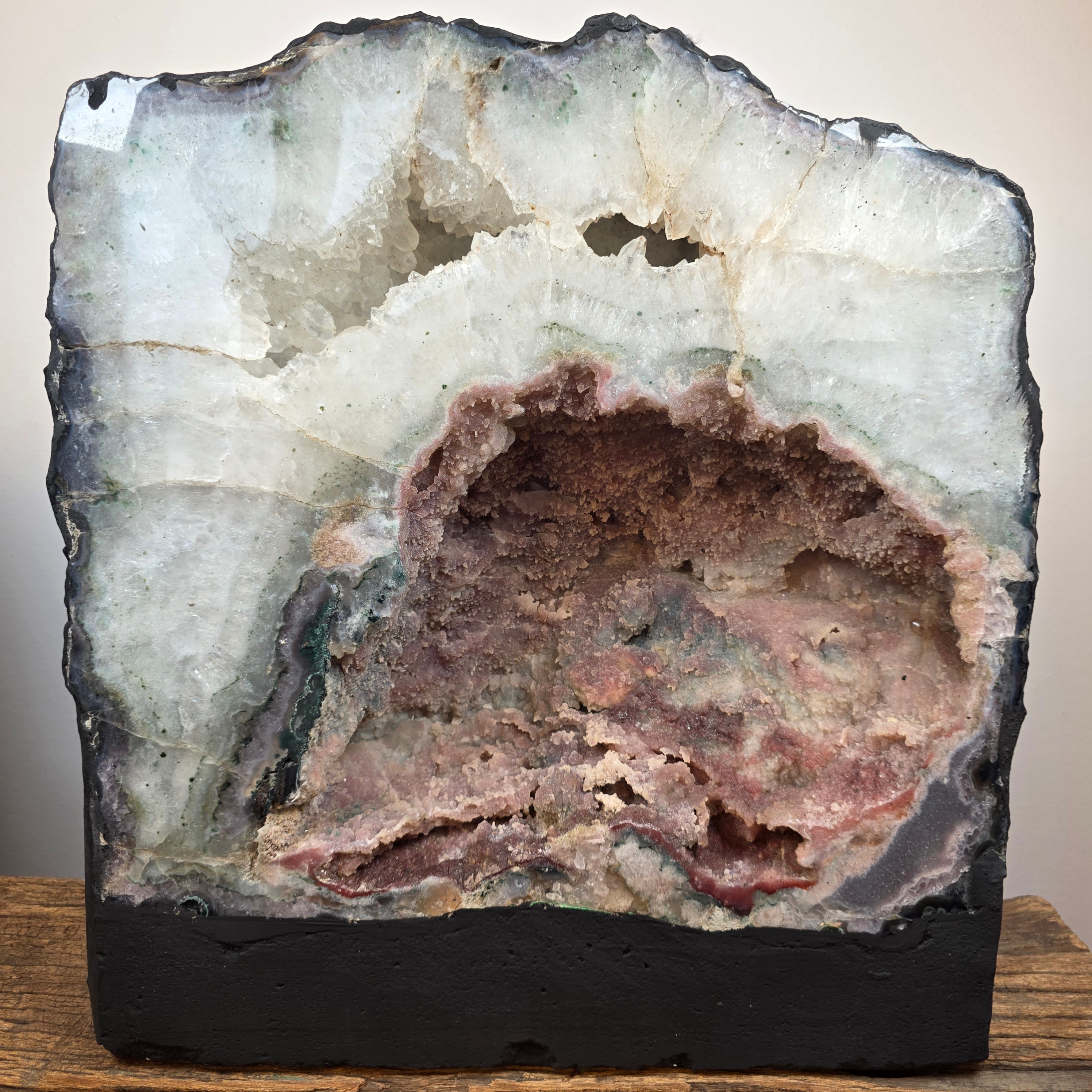 Amethyst rosa +/- 34,75 kg 38x36x20 cm