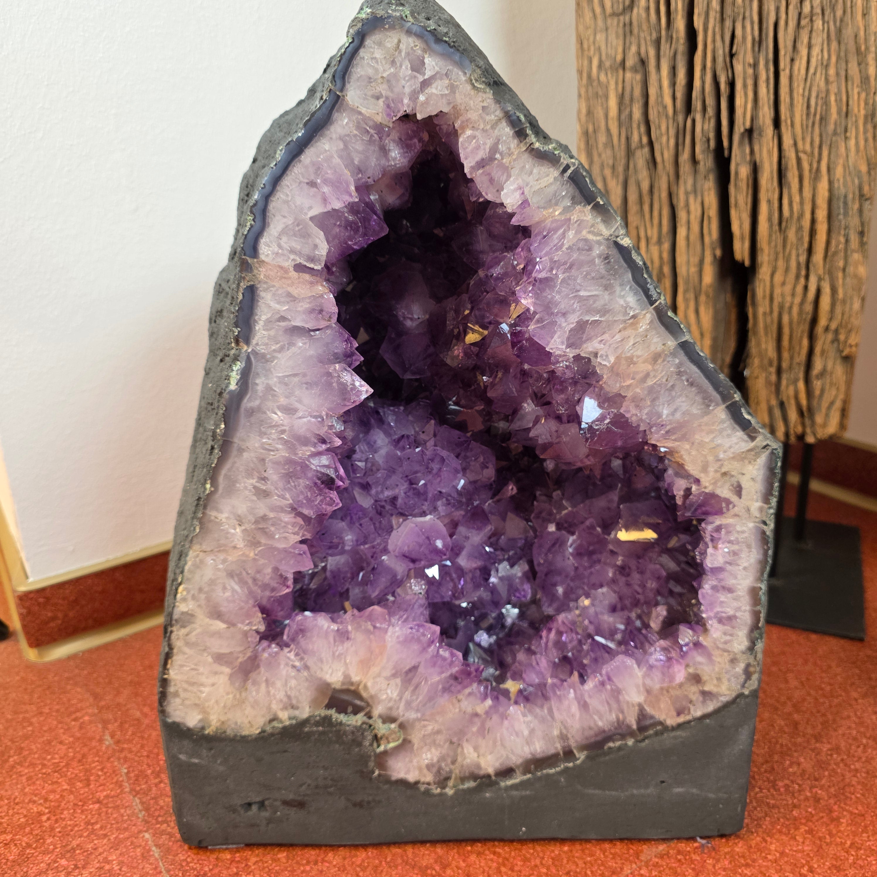 Amethyst +/- 32,65 kg 42,5x32x19 cm