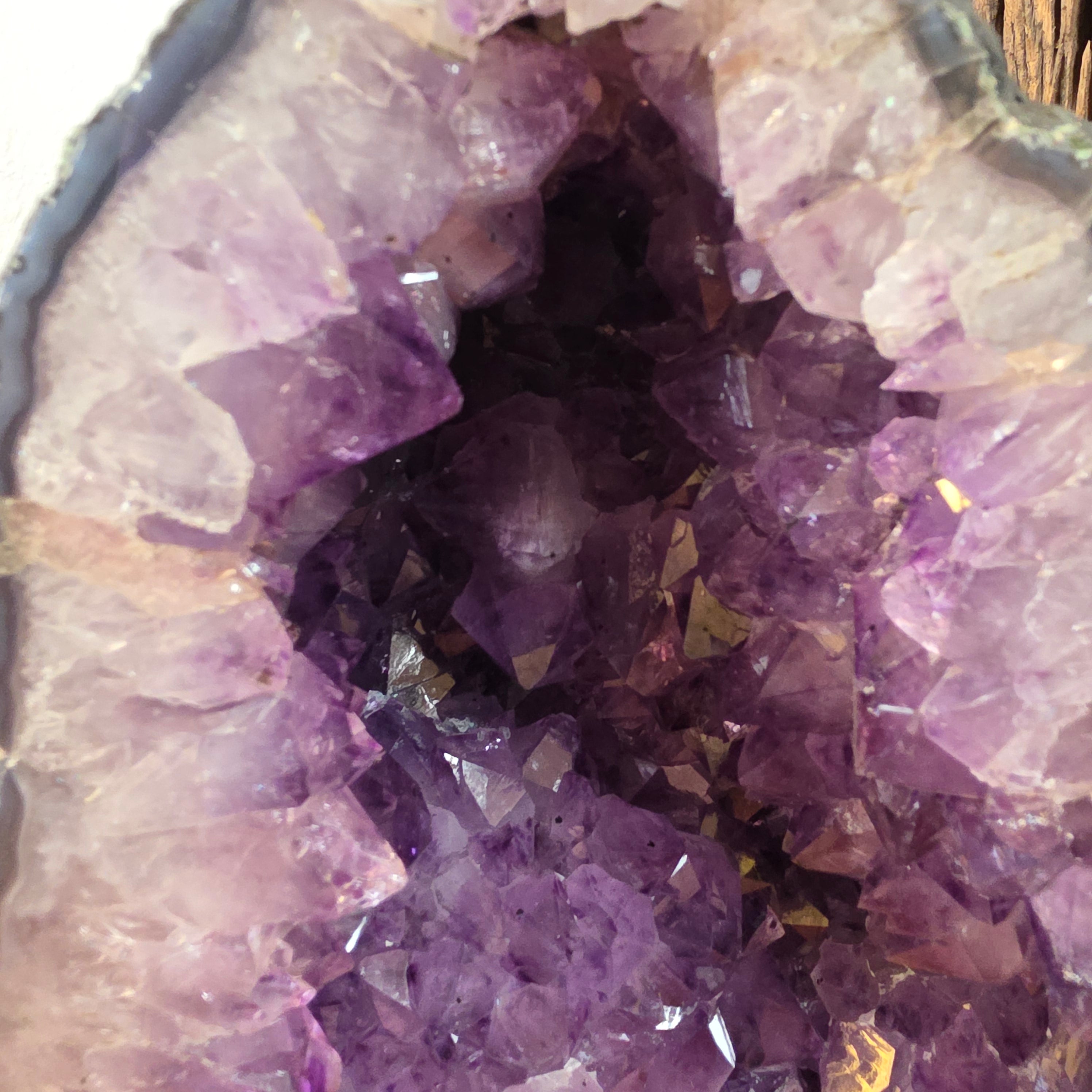 Amethyst +/- 32,65 kg 42,5x32x19 cm
