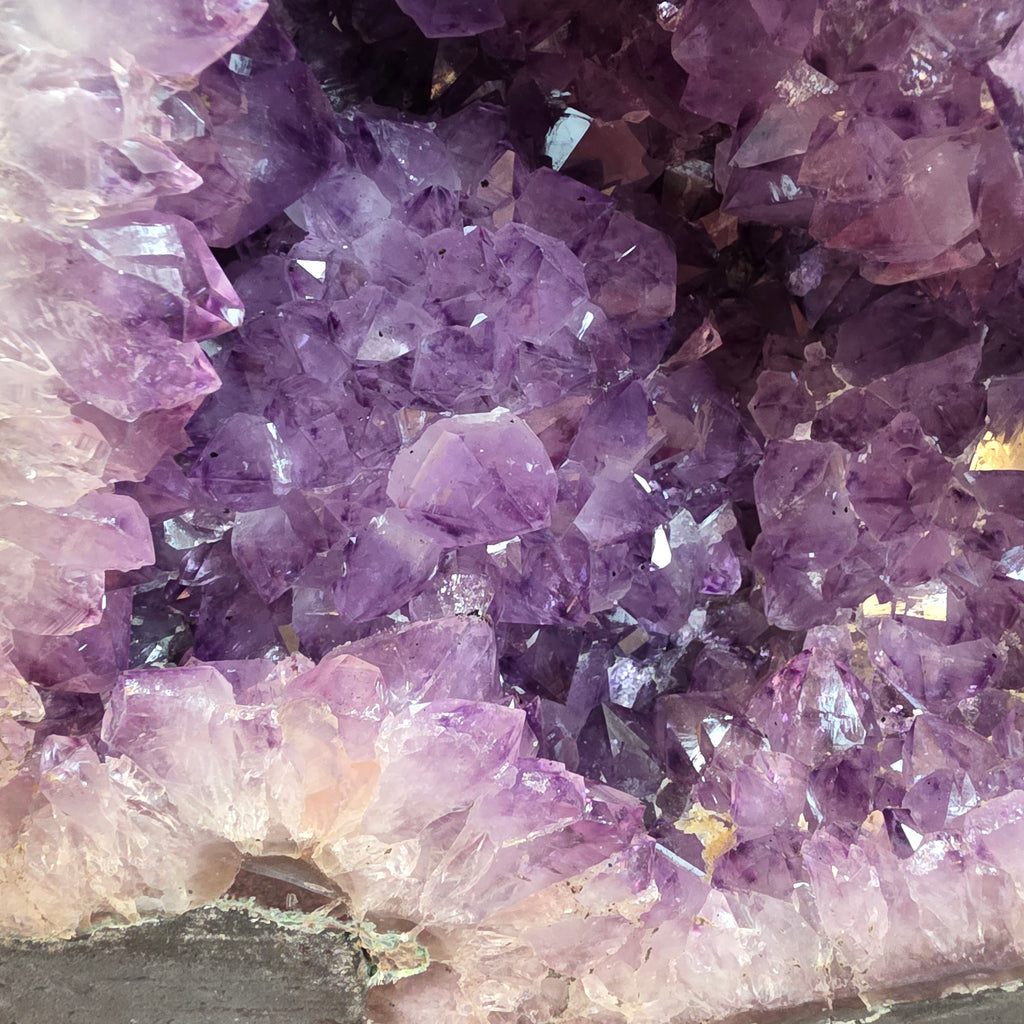 Amethyst +/- 32,65 kg 42,5x32x19 cm