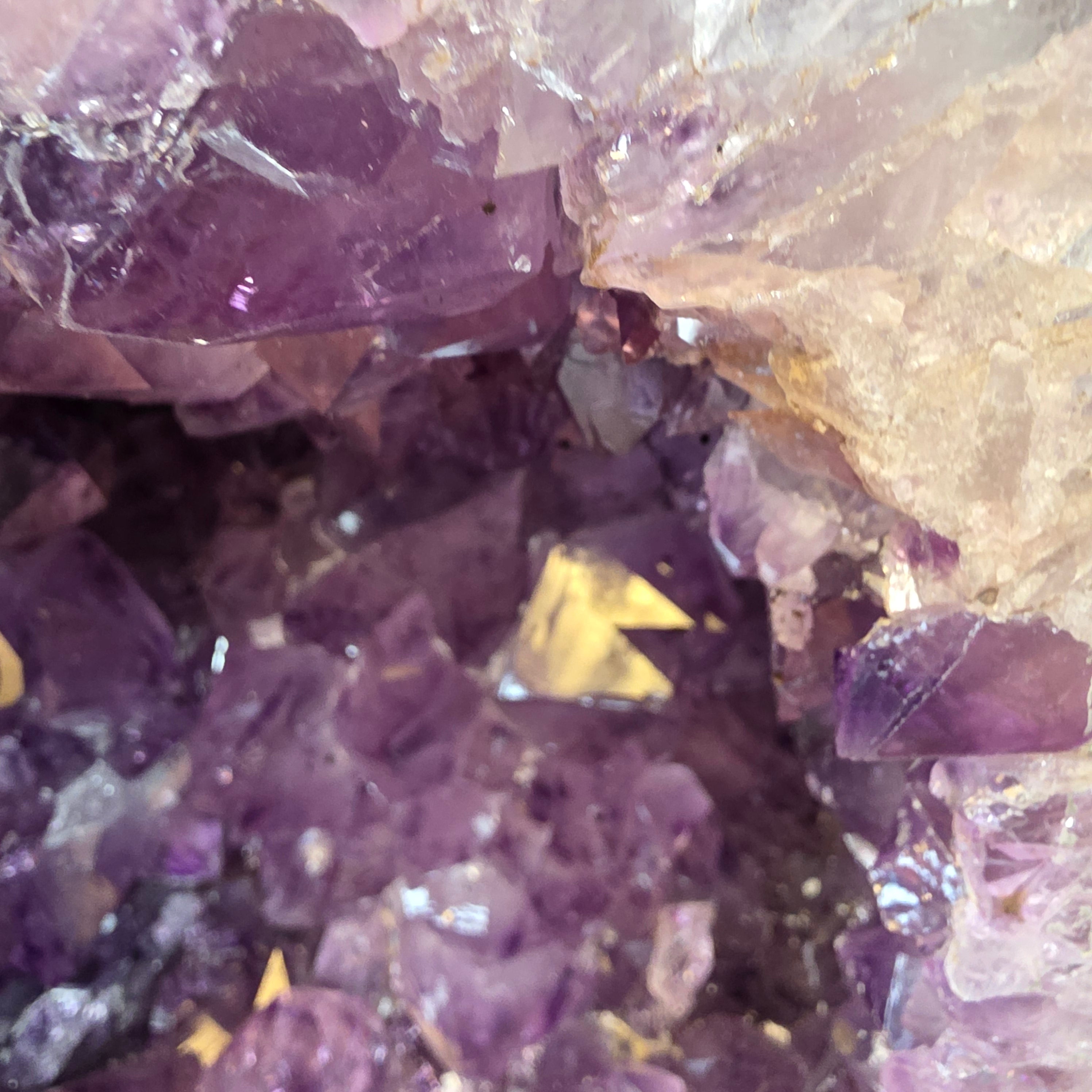 Amethyst +/- 32,65 kg 42,5x32x19 cm
